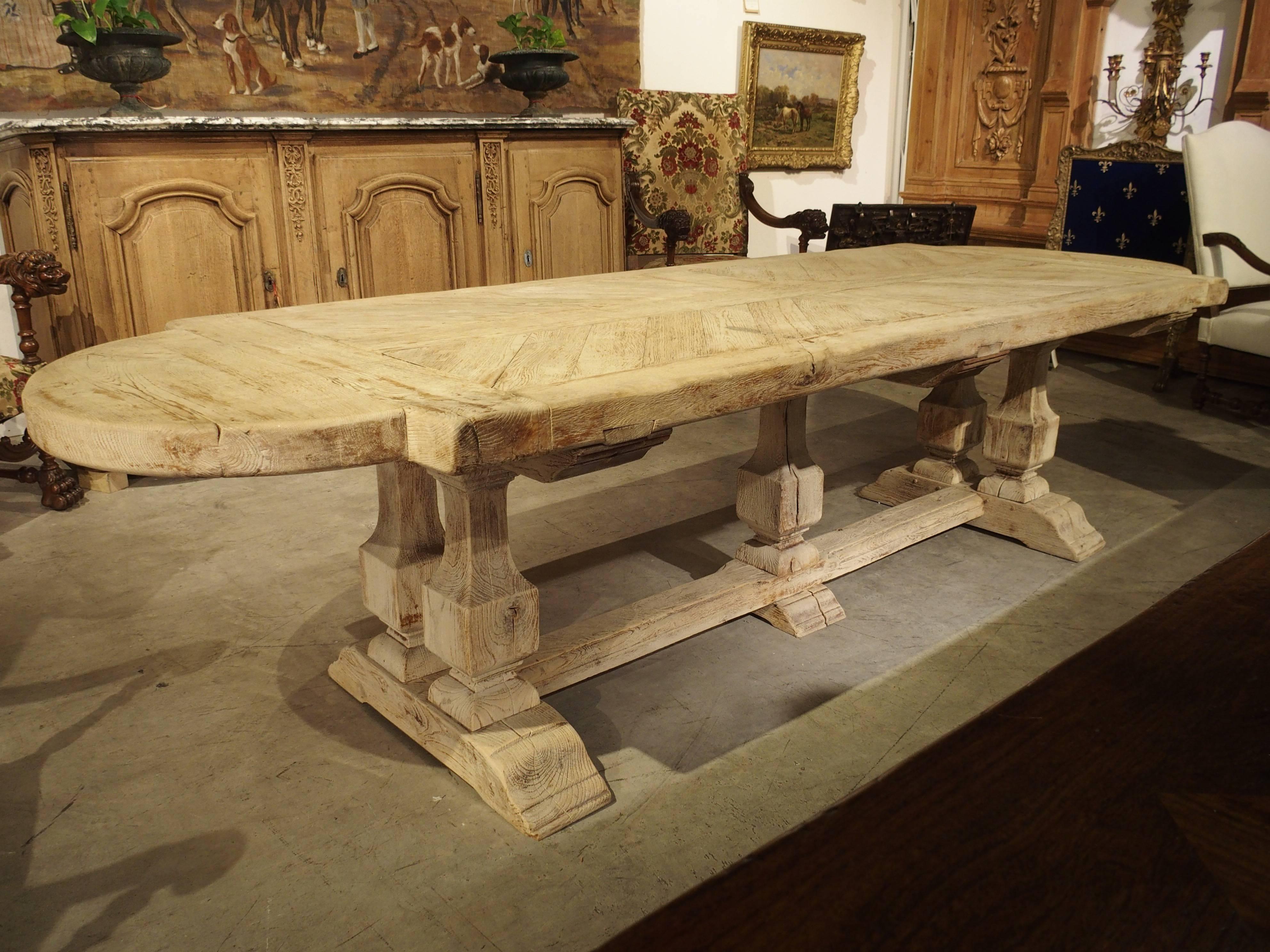 Stripped Oak French Baluster Leg Dining Table, Early to Mid-1900s 3