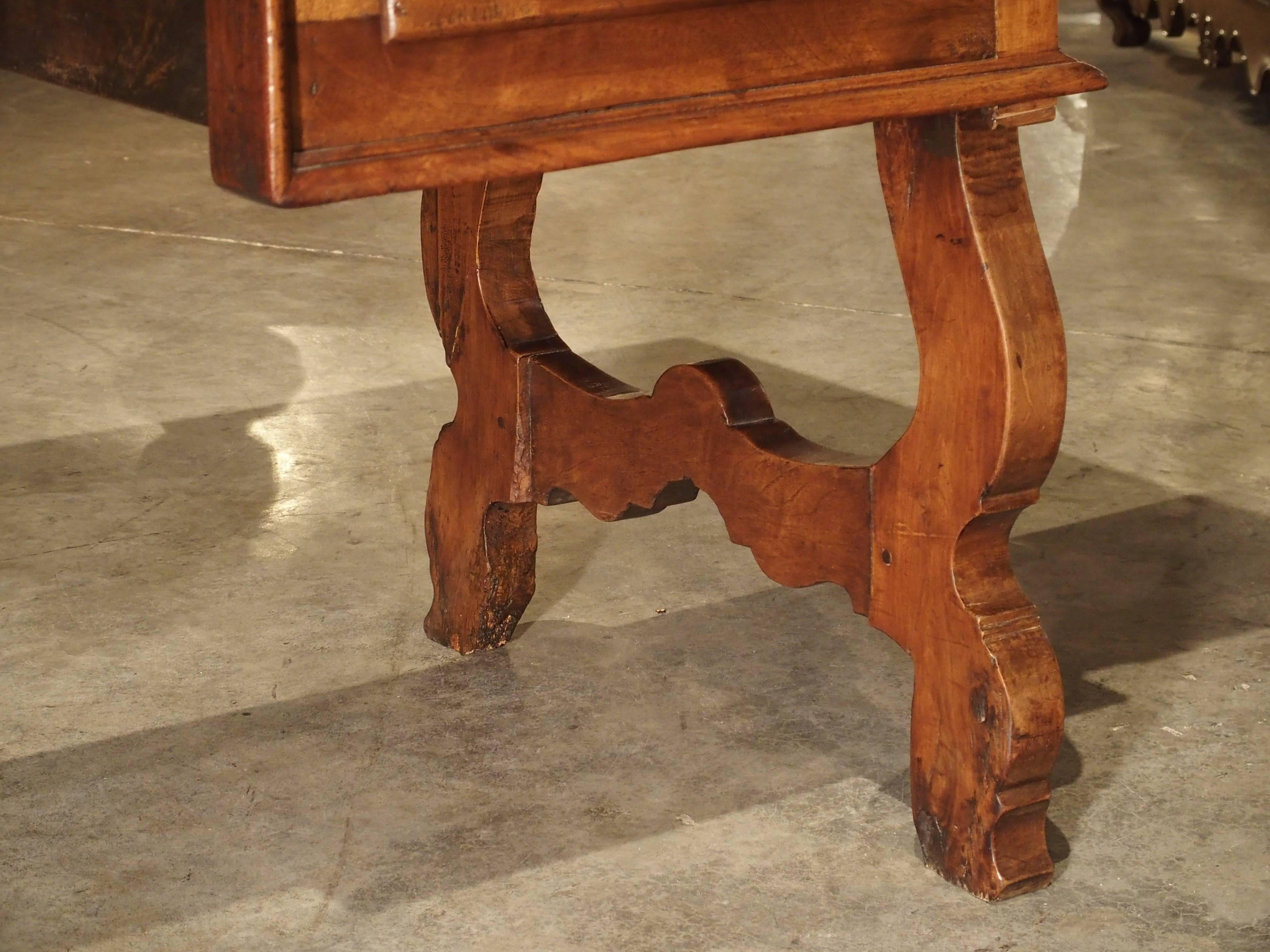 17th Century Catalan Walnut Wood Desk In Good Condition In Dallas, TX