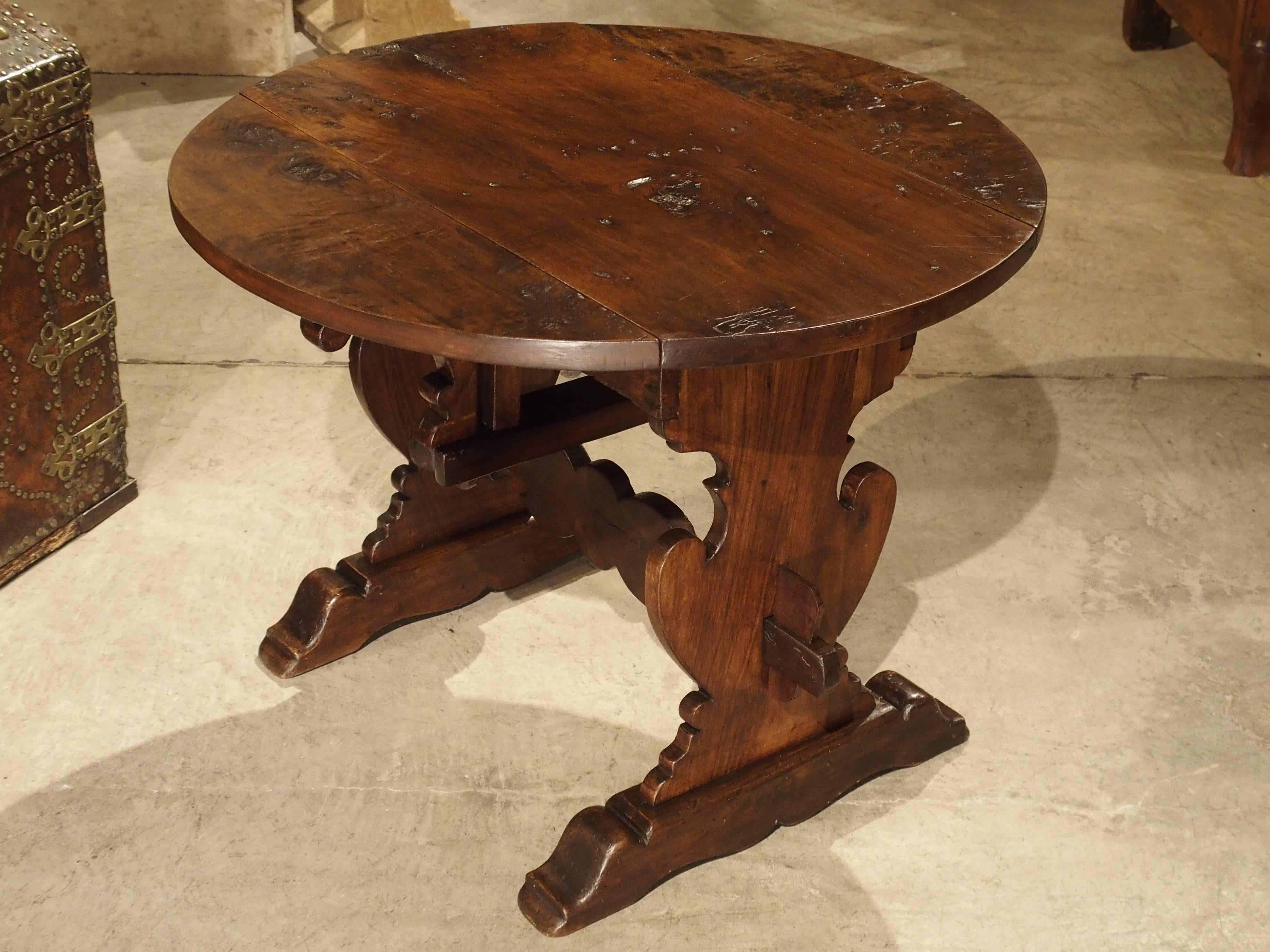 19th Century Early 1800s Italian Walnut Wood Drop-Leaf Side Table