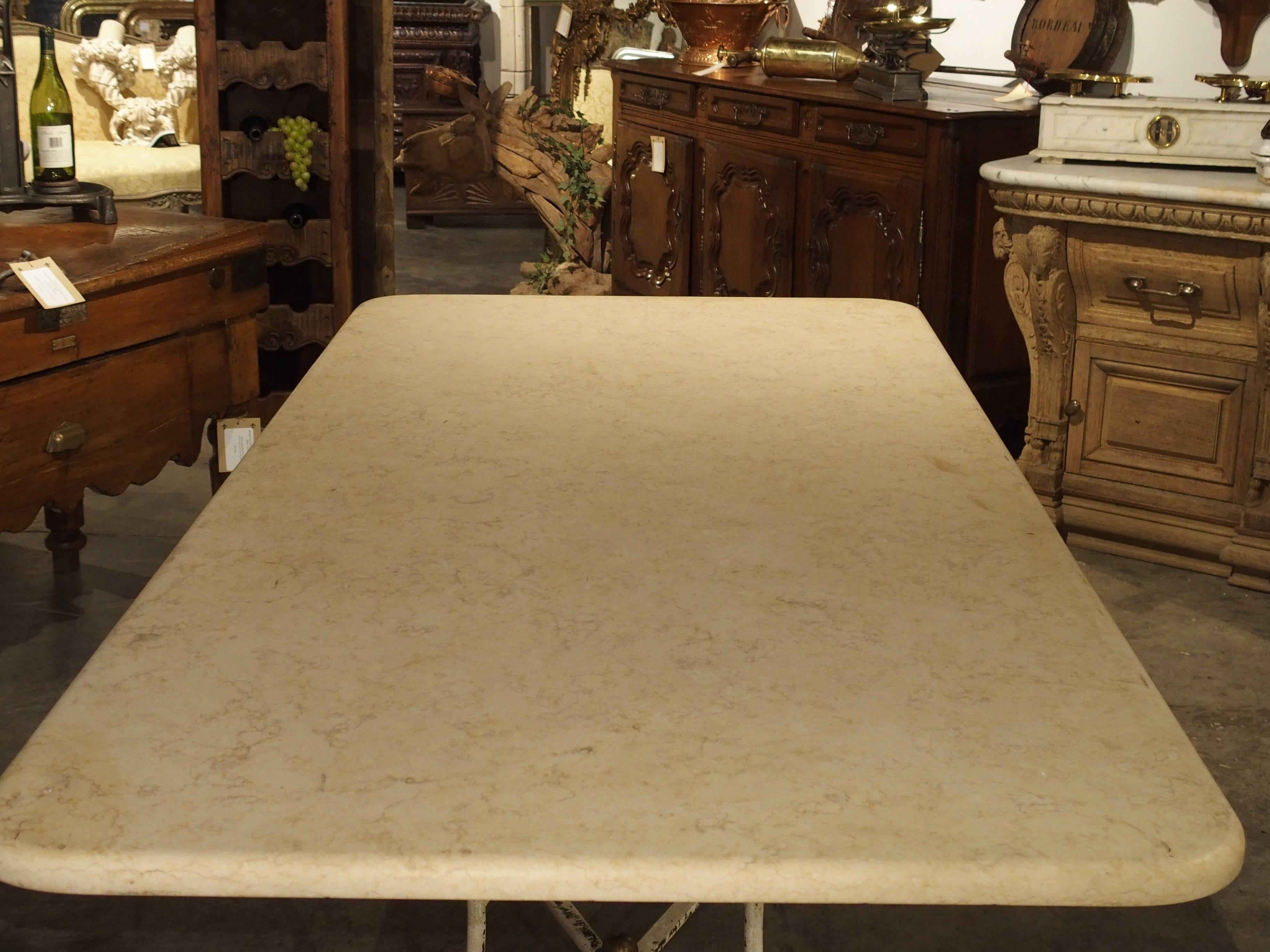 Grande table de boucherie française ancienne en fer et marbre, datant d'environ 1915 1