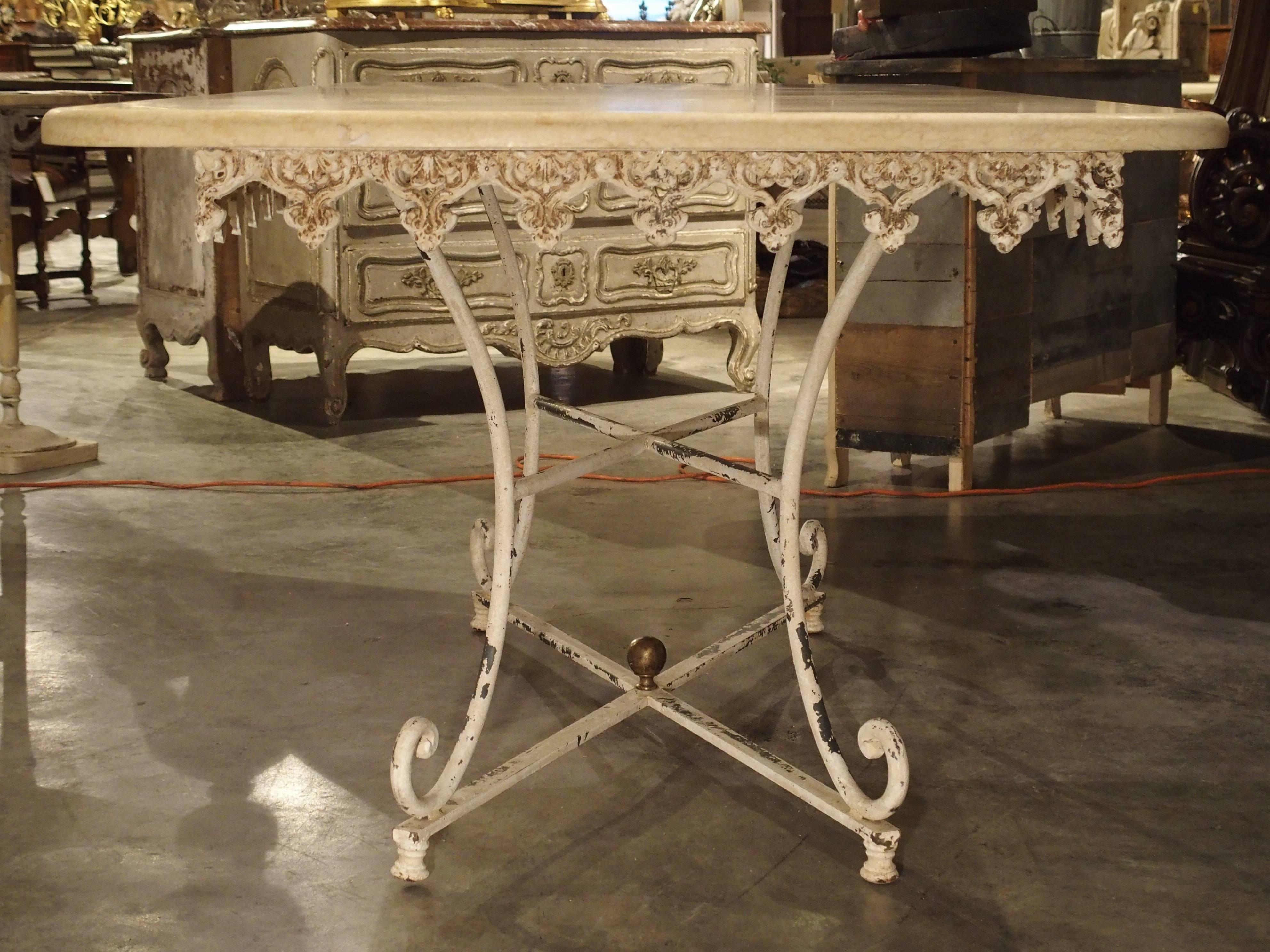 Grande table de boucherie française ancienne en fer et marbre, datant d'environ 1915 2