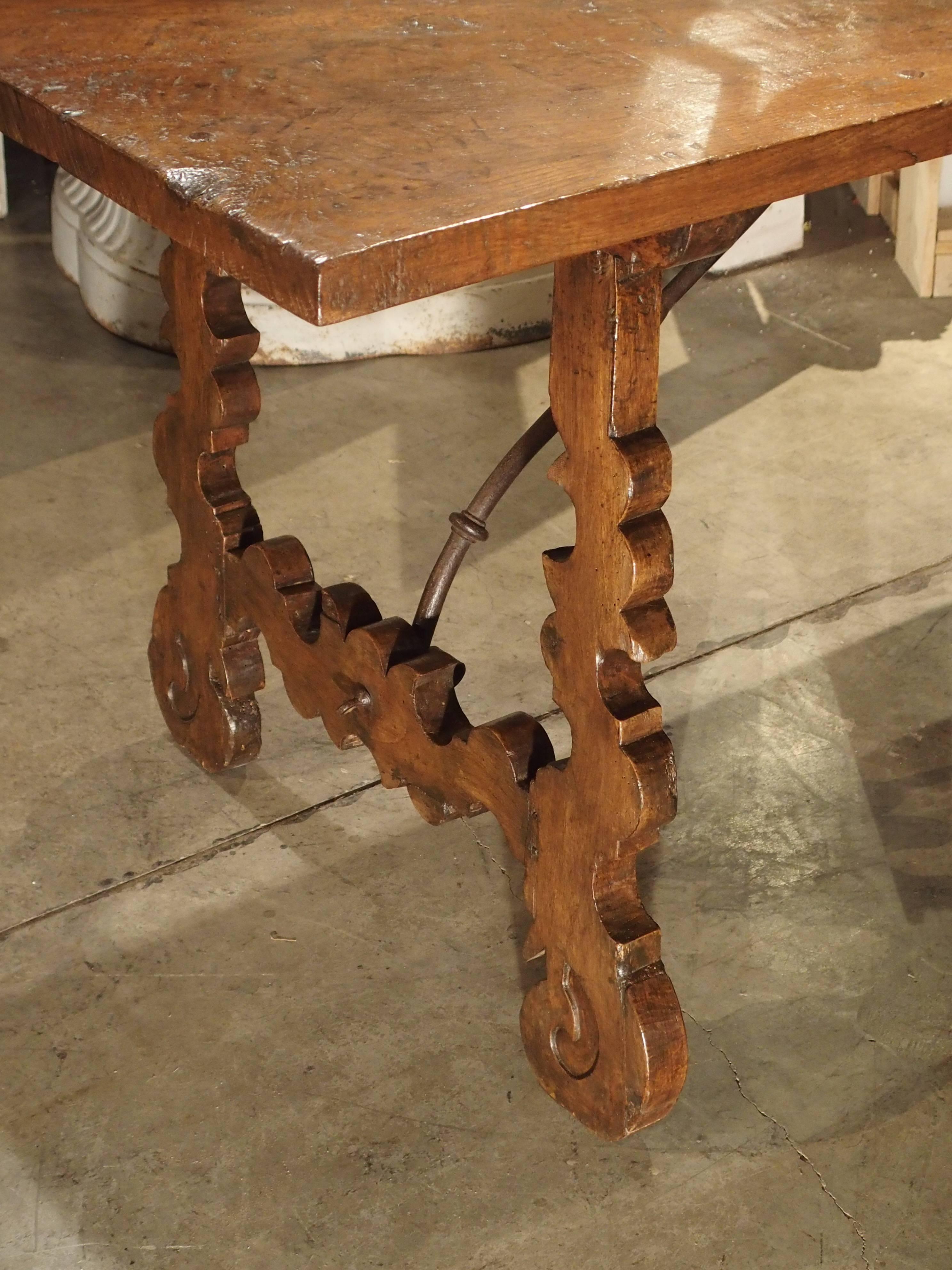 Single Plank Oak and Walnut Wood Refectory Table from Spain, 18th Century In Good Condition For Sale In Dallas, TX