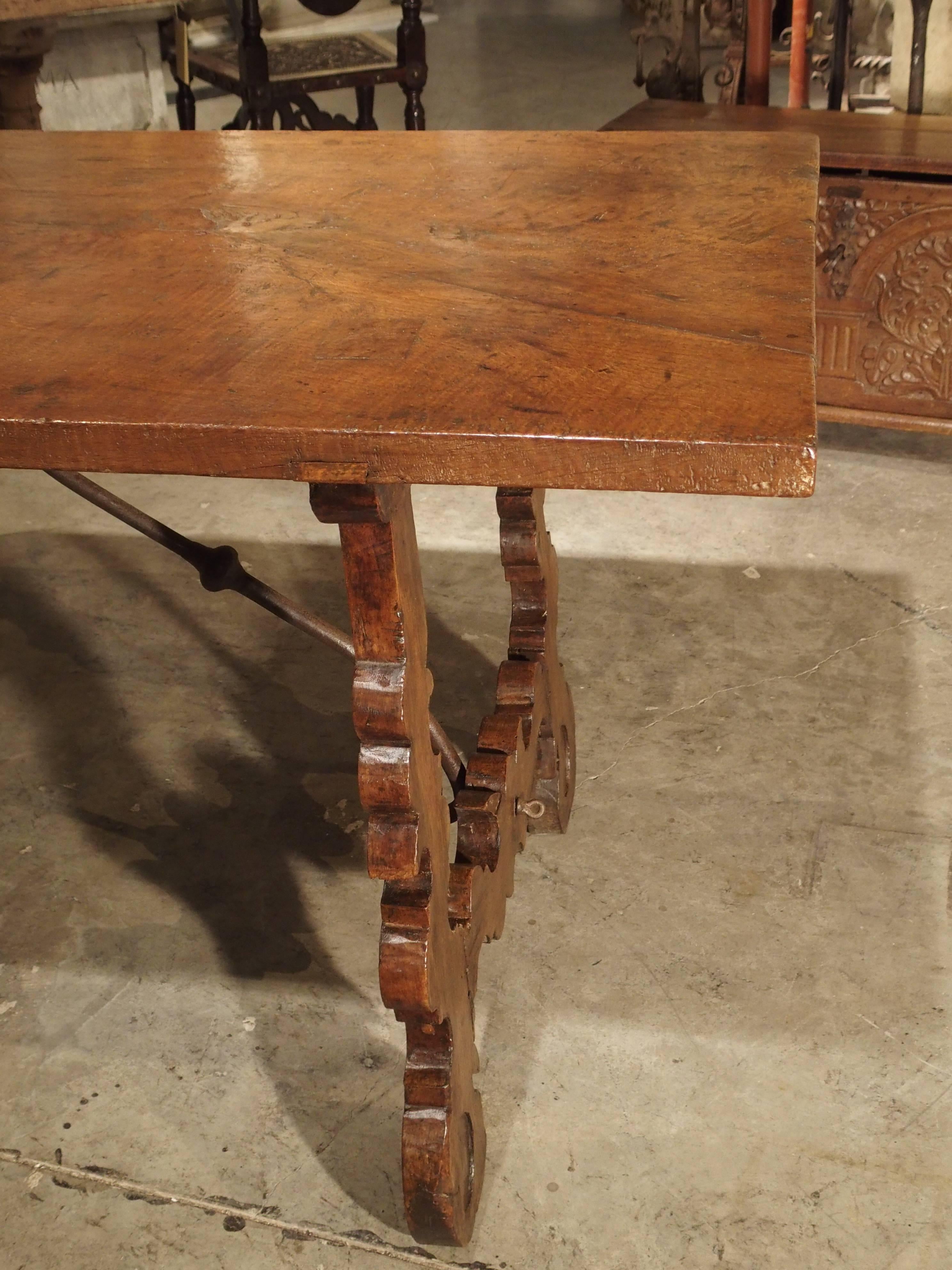 Single Plank Oak and Walnut Wood Refectory Table from Spain, 18th Century For Sale 1