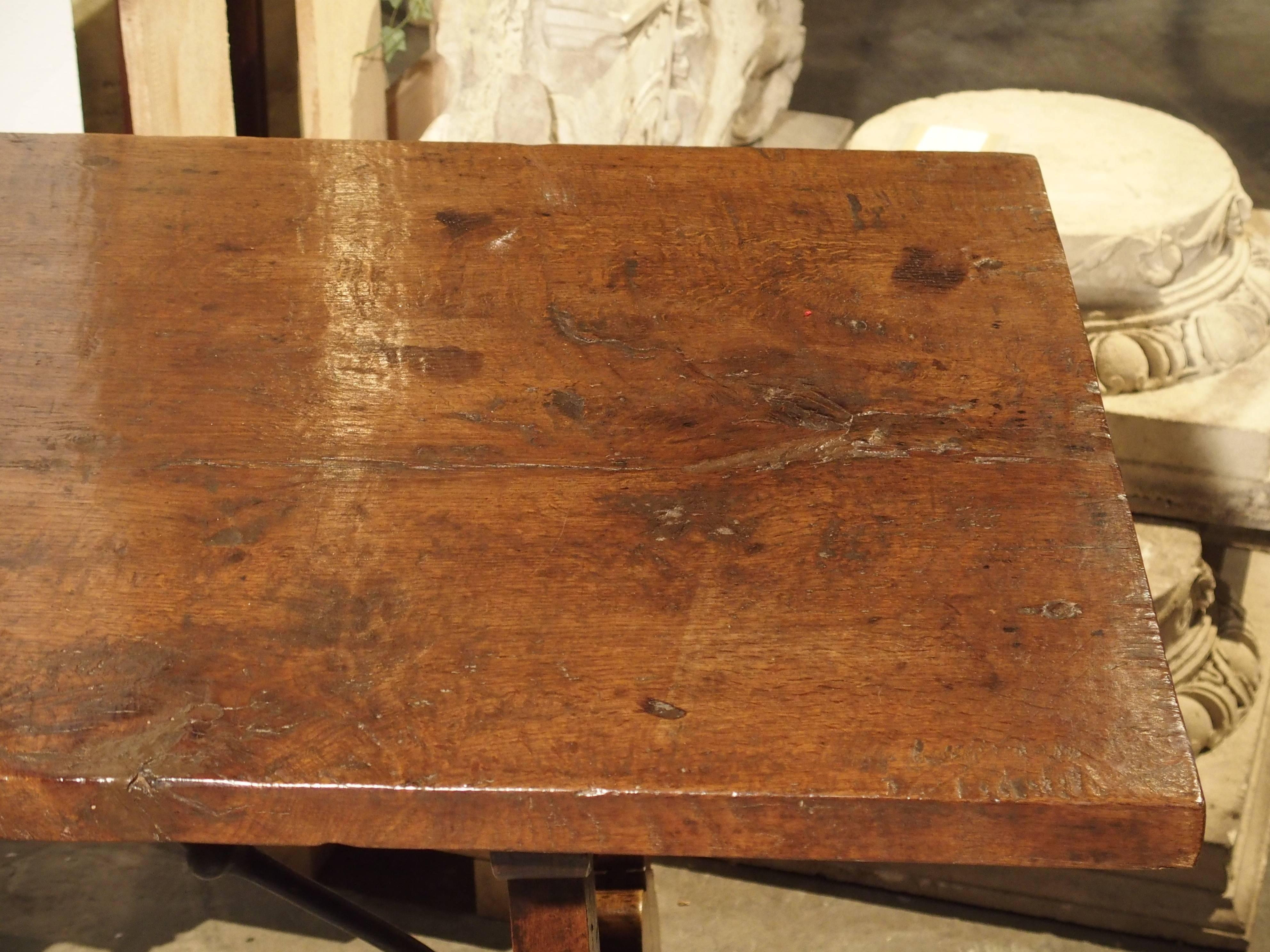Espagnol Table de réfectoire en bois de chêne et de noyer d'Espagne, XVIIIe siècle en vente