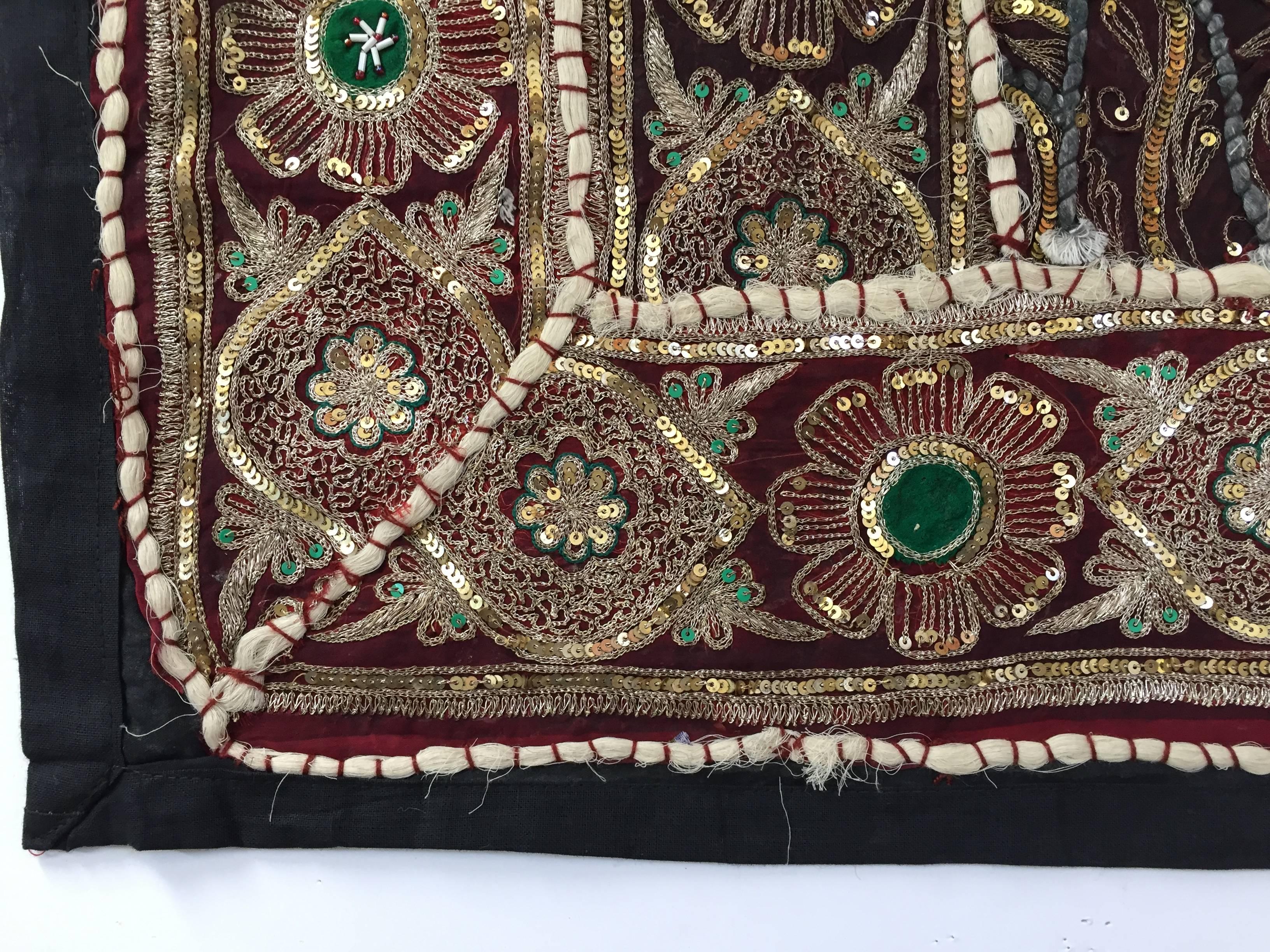 Handgefertigtes und gestepptes Vintage-Textil aus Indien (Anglo Raj) im Angebot