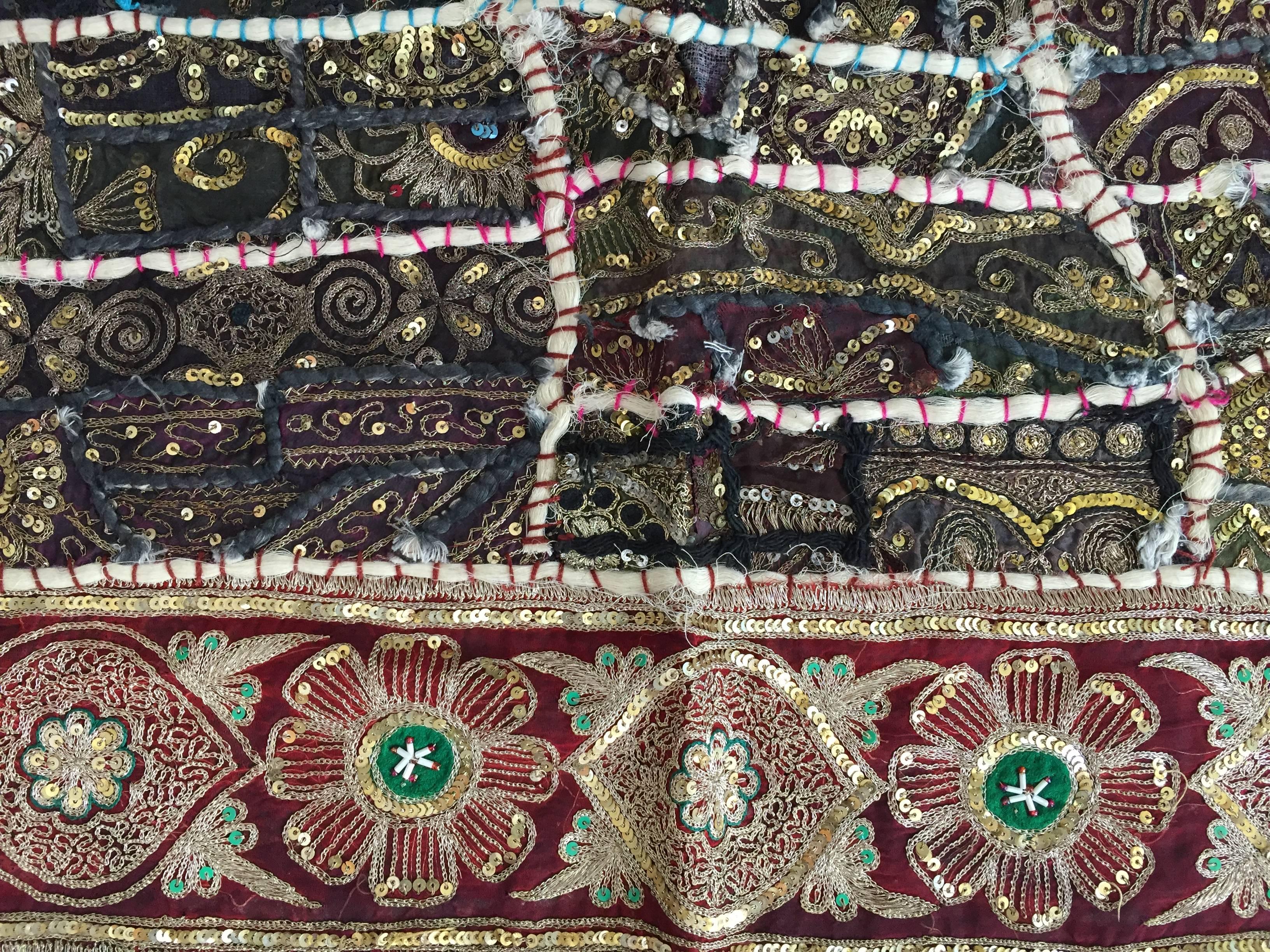 Handgefertigtes und gestepptes Vintage-Textil aus Indien im Angebot 2