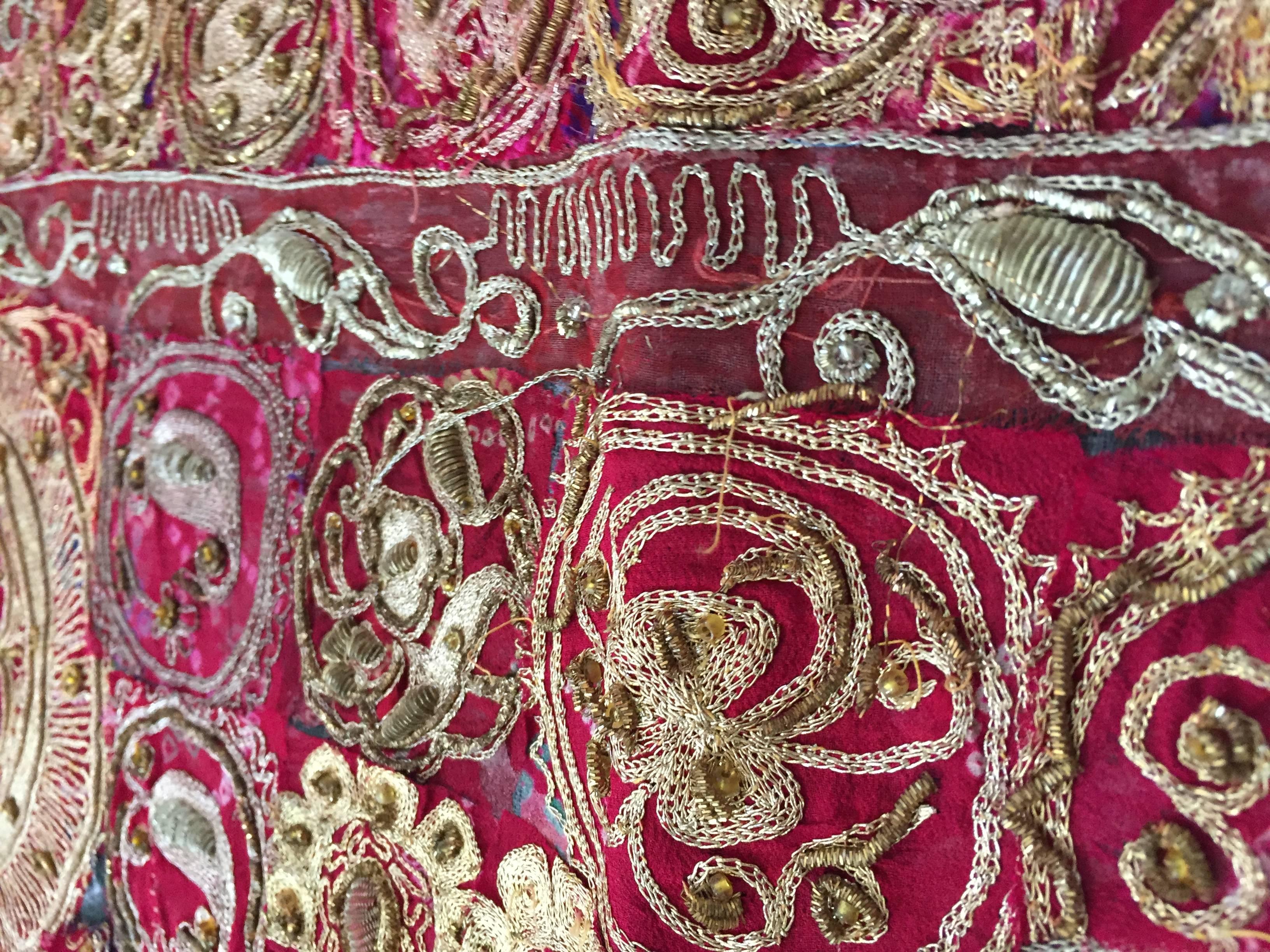 Mughal-Wandteppich aus handbesticktem Metallfaden aus Rajasthan, Indien im Zustand „Gut“ im Angebot in North Hollywood, CA