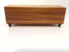 Boîte à musique en bois sur pied fabriquée en Italie