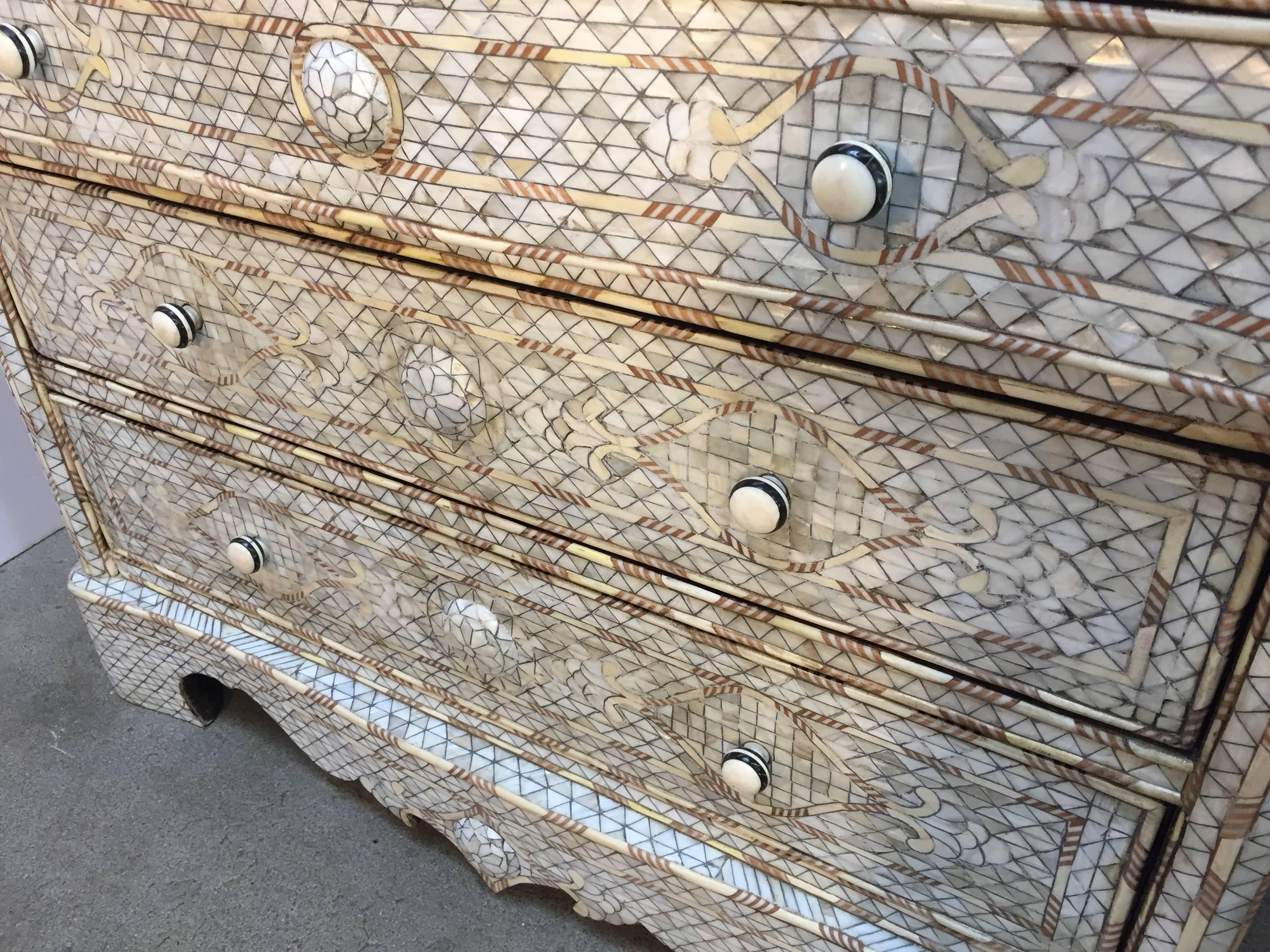 White Syrian Wedding Chest of Drawers Inlay with Mother-of-Pearl In Good Condition In North Hollywood, CA