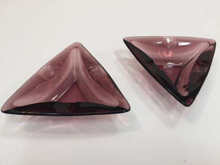 Vintage Moroccan Hazel Atlas Amethyst Triangle Pair of Ashtrays For