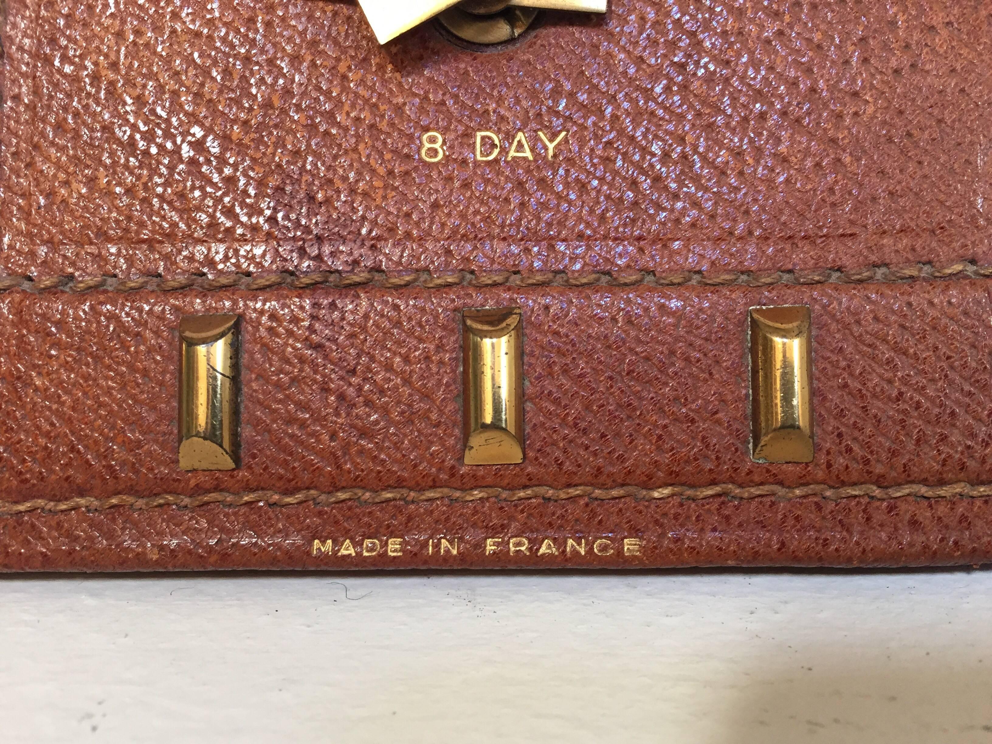 Leather and Brass Bauhaus French Endura Desk Clock Jacques Adnet Style In Good Condition In North Hollywood, CA