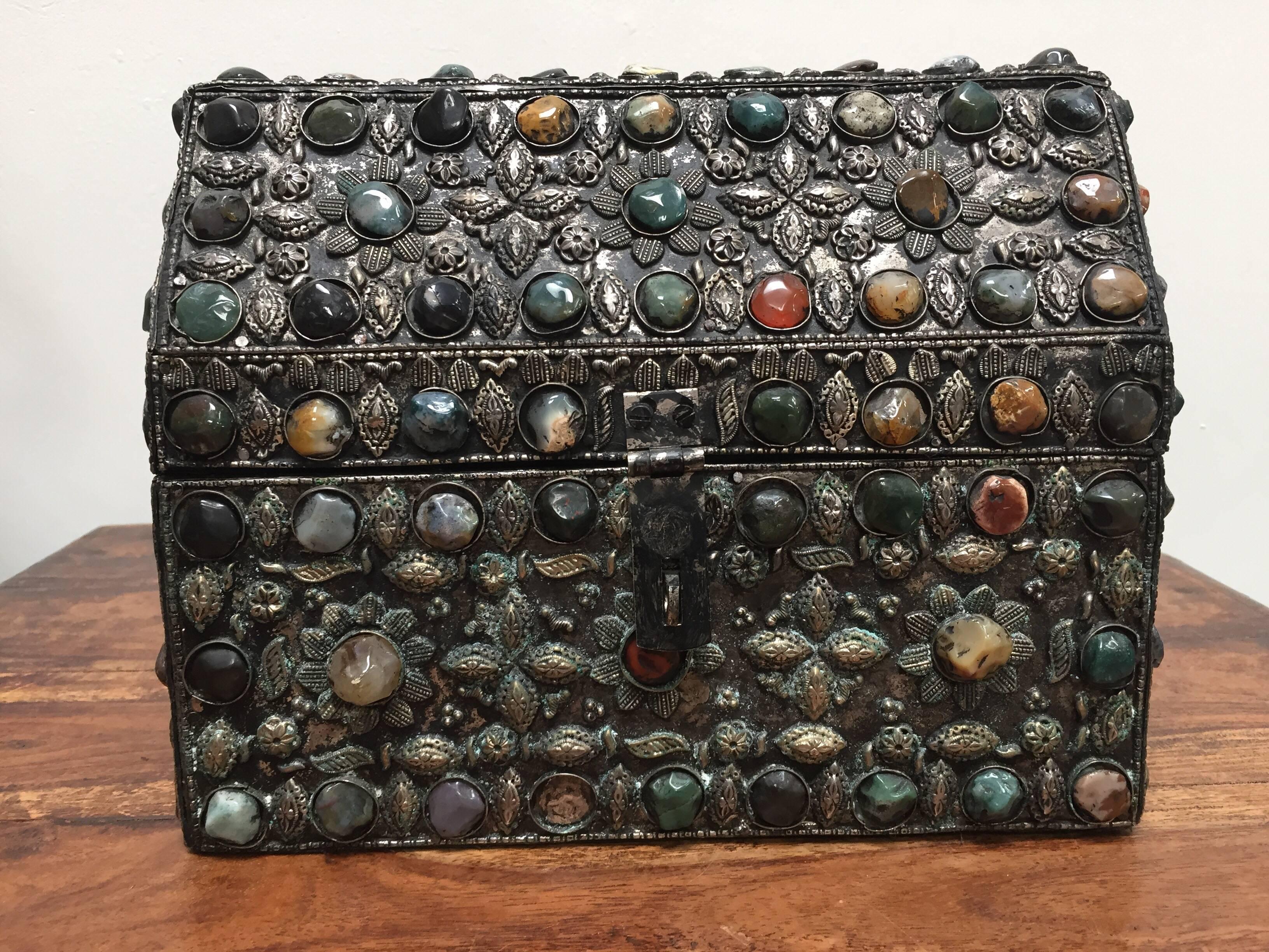 20th Century Large Moroccan Wedding Silvered Jewelry Box Inlaid with Semi-Precious Stones For Sale