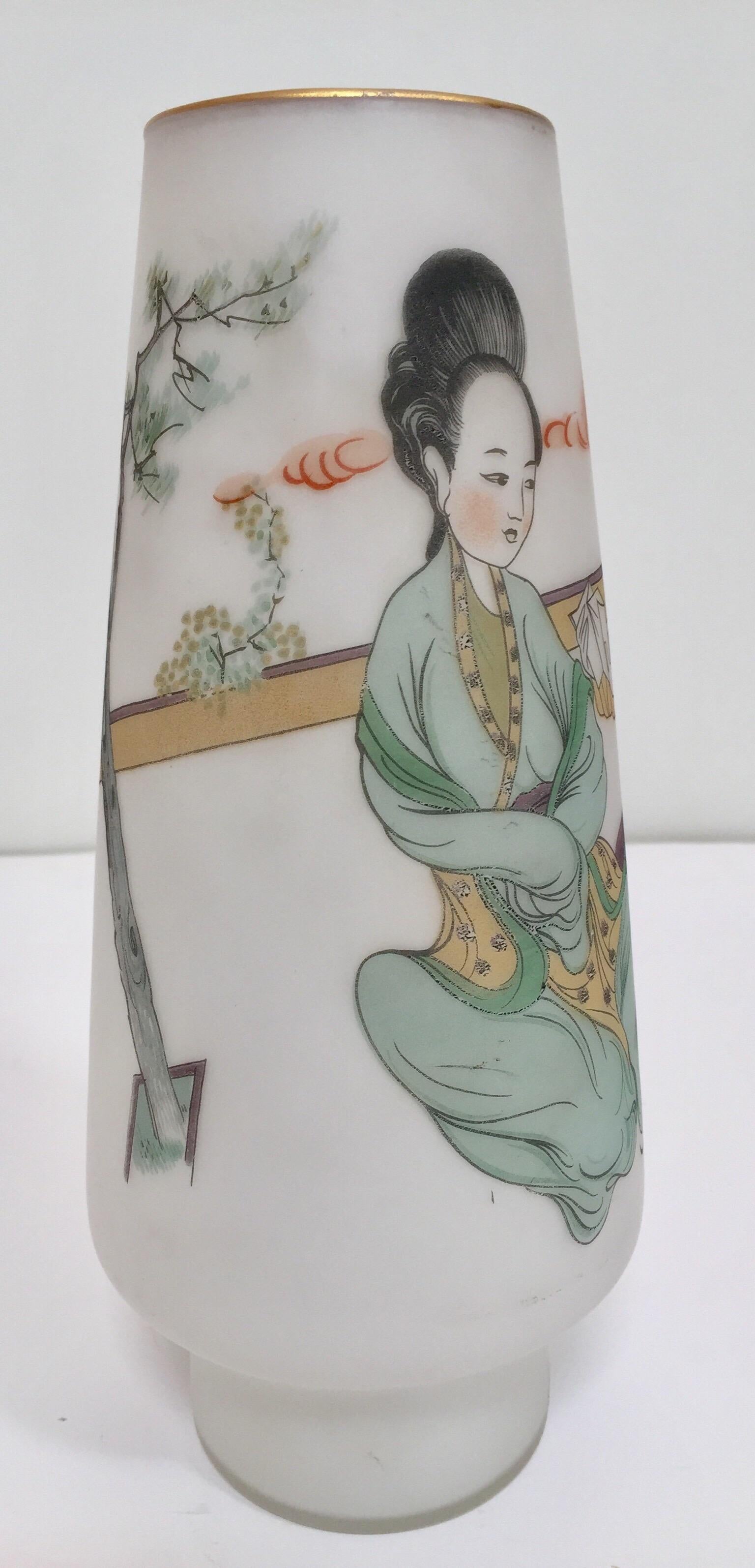 Japanese Opaline White Glass Vase Hand Painted with Geishas In Good Condition For Sale In North Hollywood, CA