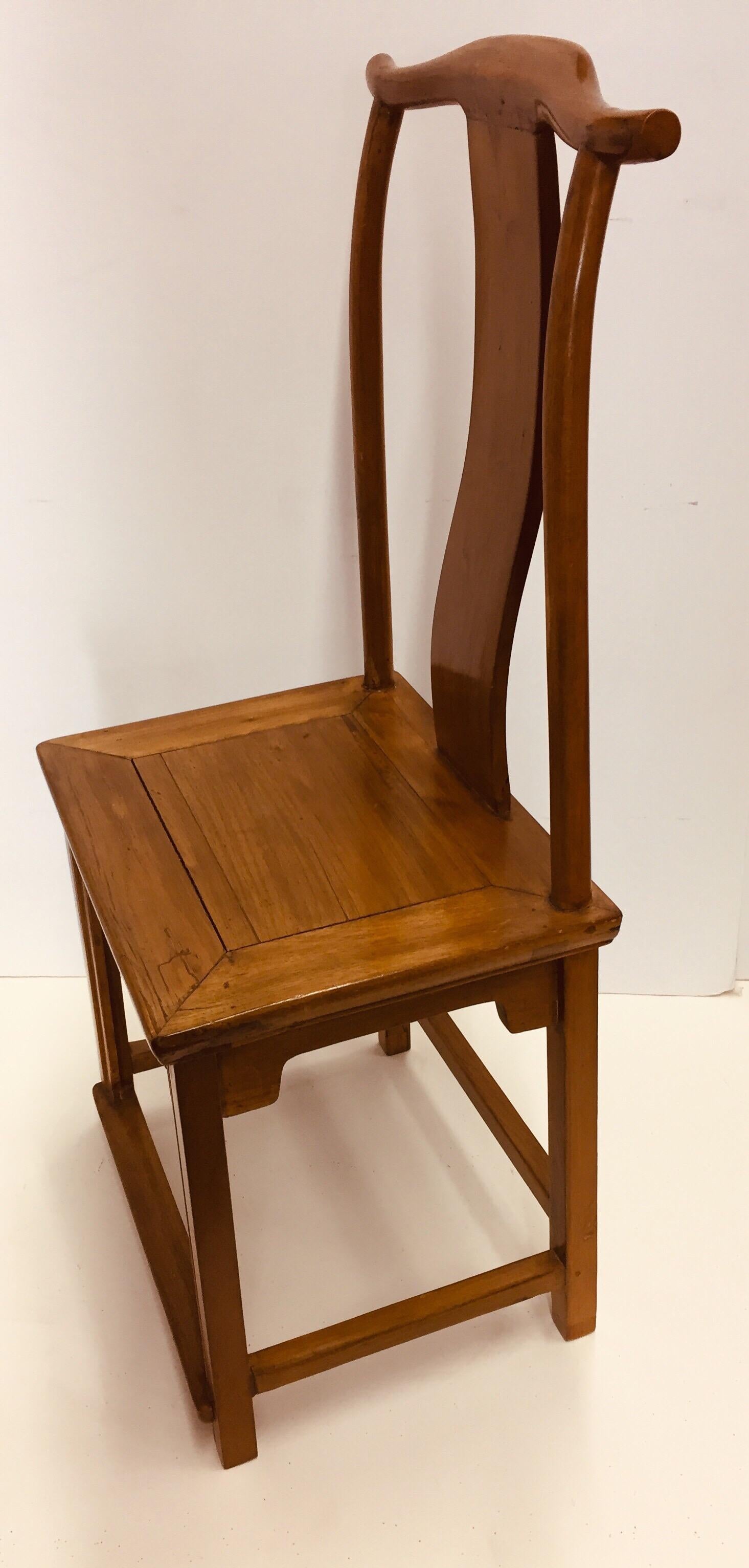 Ensemble de huit chaises de salle à manger chinoises vintage de style MCM dans le style Ming en vente 1