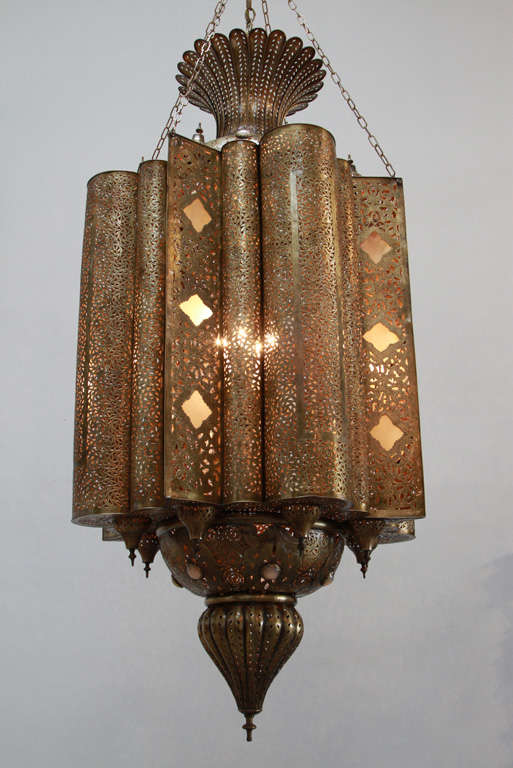 Oversized 6' high, spectacular, exquisite pierced brass Alhambra Moorish Moroccan chandelier.
This exquisite light fixture is handcrafted and chiselled with fine filigree Islamic designs.
Alberto Pinto Moorish style chandelier.
Moroccan bronze