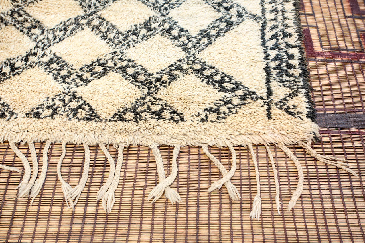 Wool Vintage Moroccan Beni Ouarain Shaggy Tribal Rug North Africa