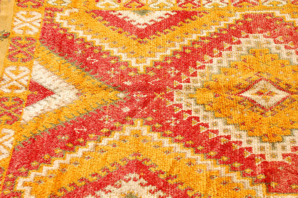 Marokkanischer Vintage-Teppich in Orange und Rot, authentischer Stammeskunst, 1960er Jahre im Angebot 1