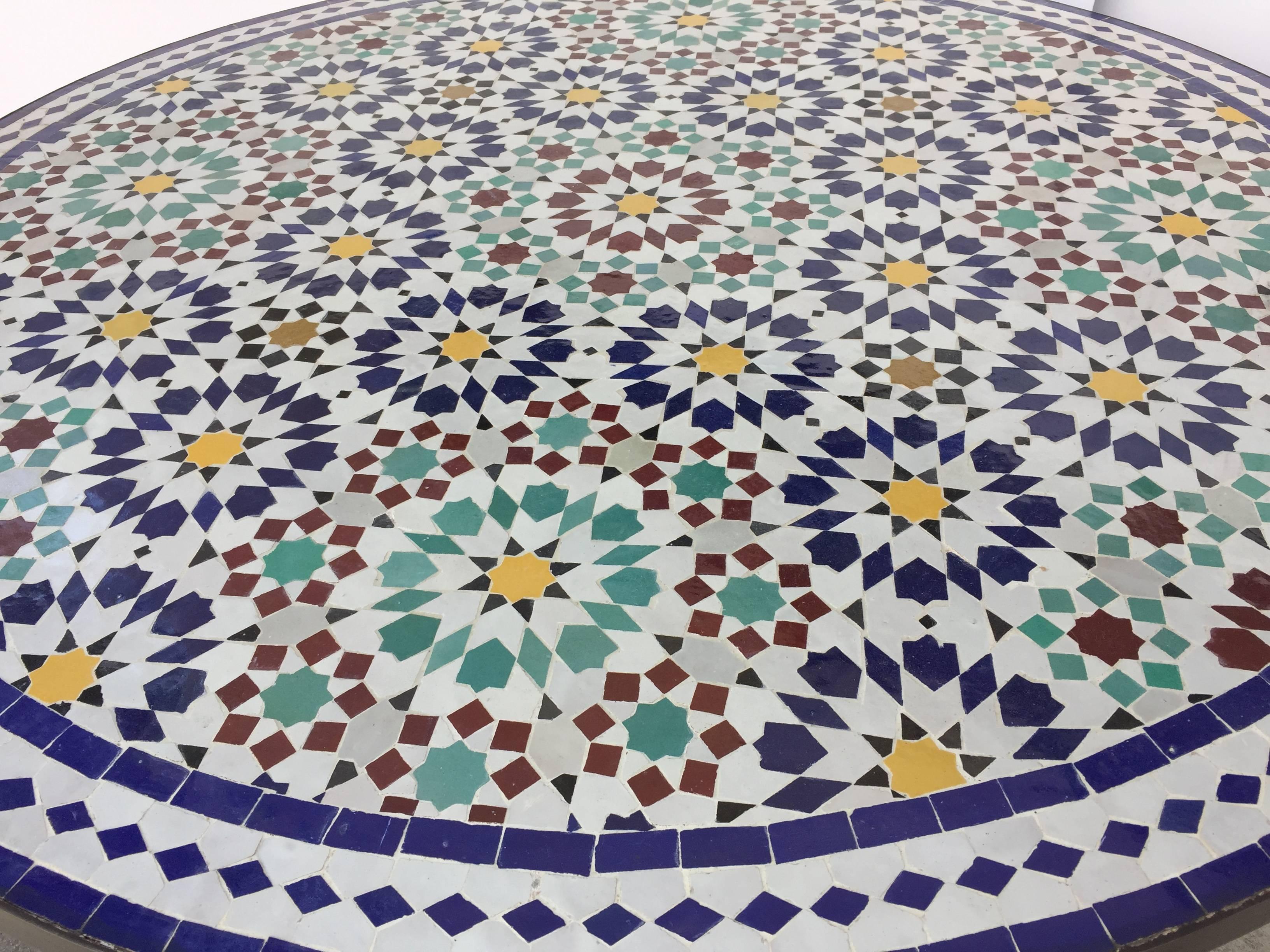 Inlay Moroccan Round Mosaic Outdoor Tile Table in Fez Moorish Design For Sale