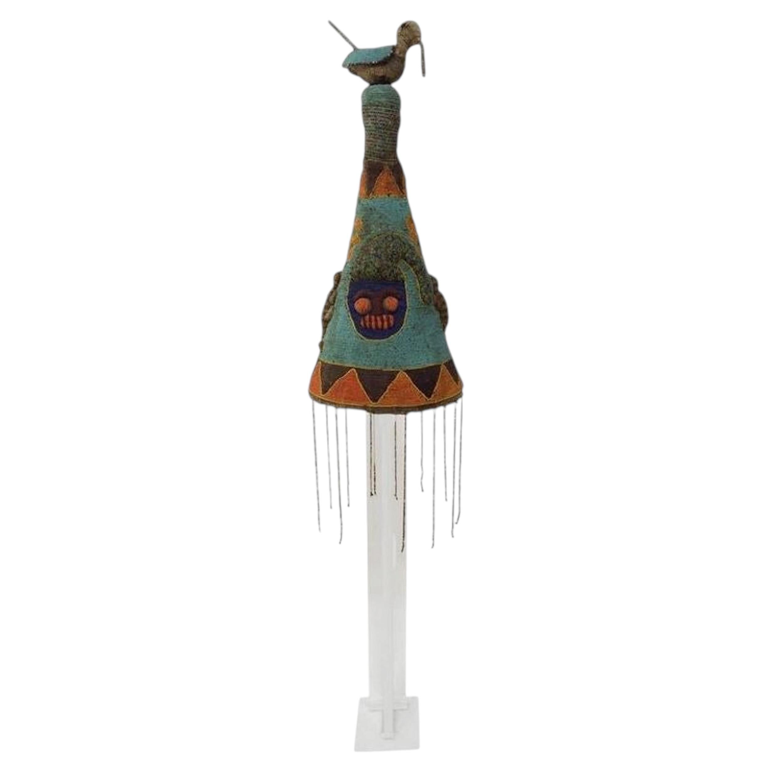 Yoruba Nigeria Corona reale africana con copricapo di perline su supporto in lucite