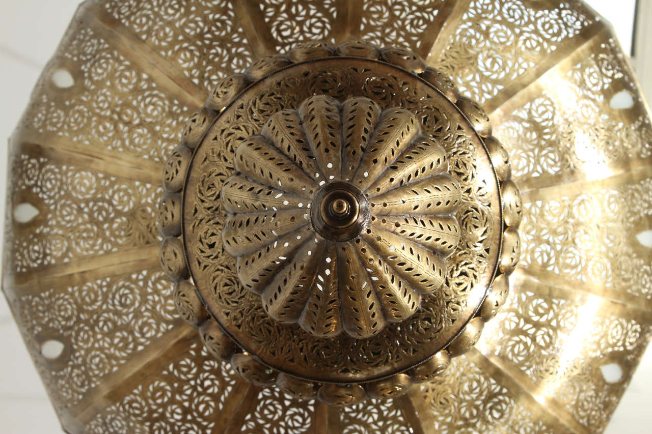 Moroccan Moorish Brass Chandelier in Alberto Pinto Style In Good Condition For Sale In North Hollywood, CA