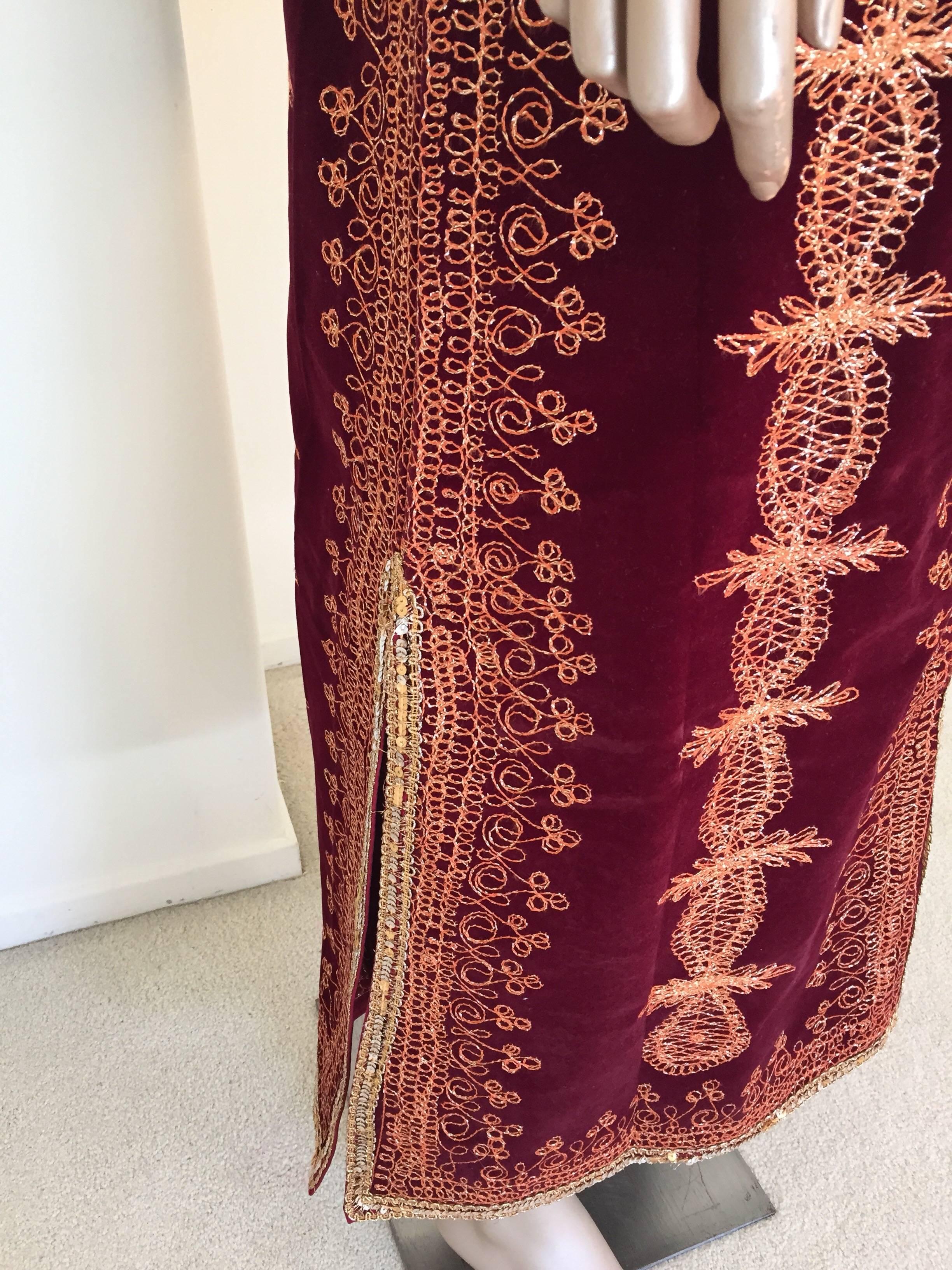 Moroccan Caftan Maroon Velvet Embroidered with Gold Kaftan, circa 1970 2