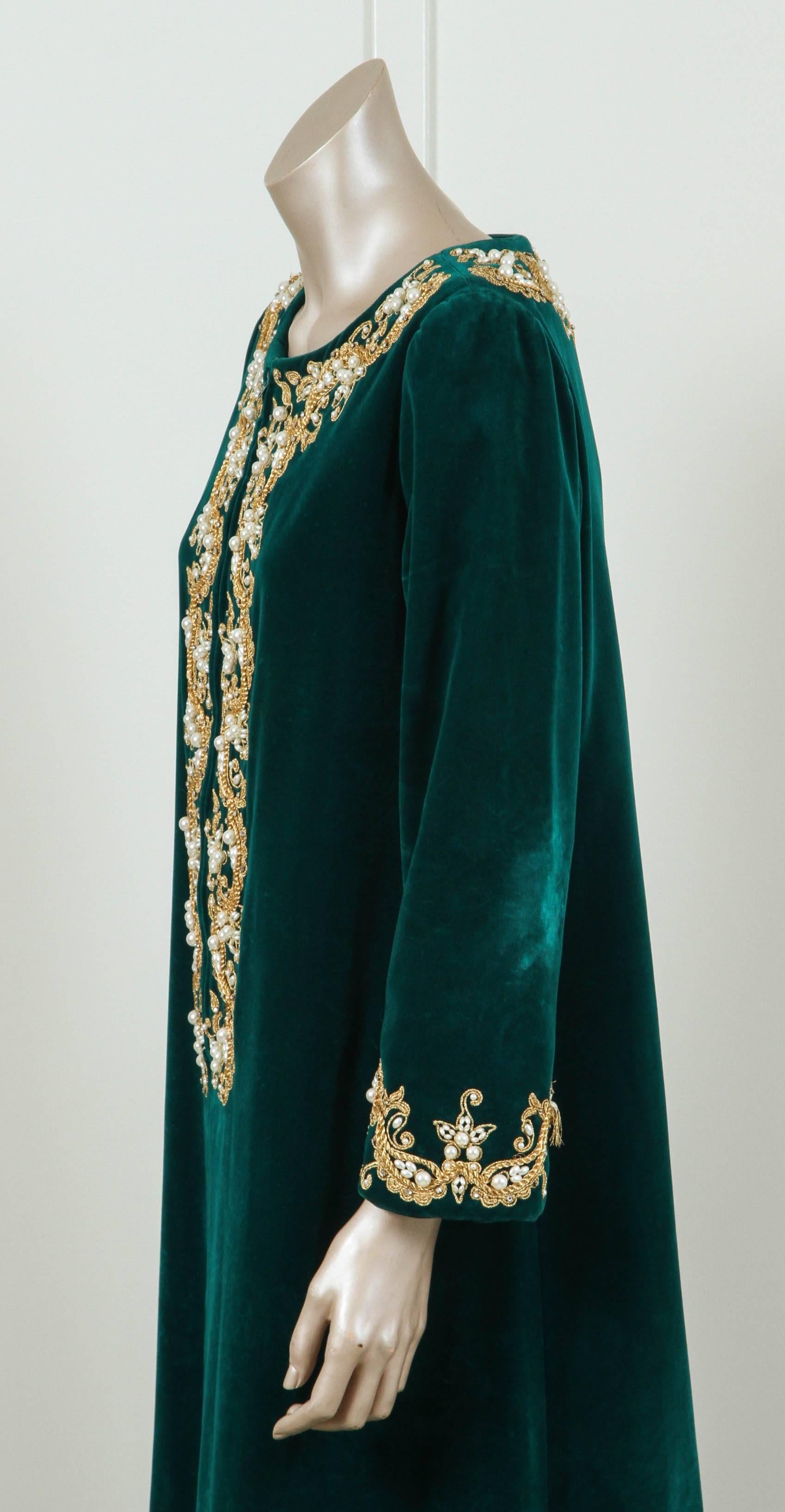 Silk Velvet Caftan by I. Magnin Designer Maxi Dress Kaftan, 1970 Emerald Green In Good Condition For Sale In North Hollywood, CA