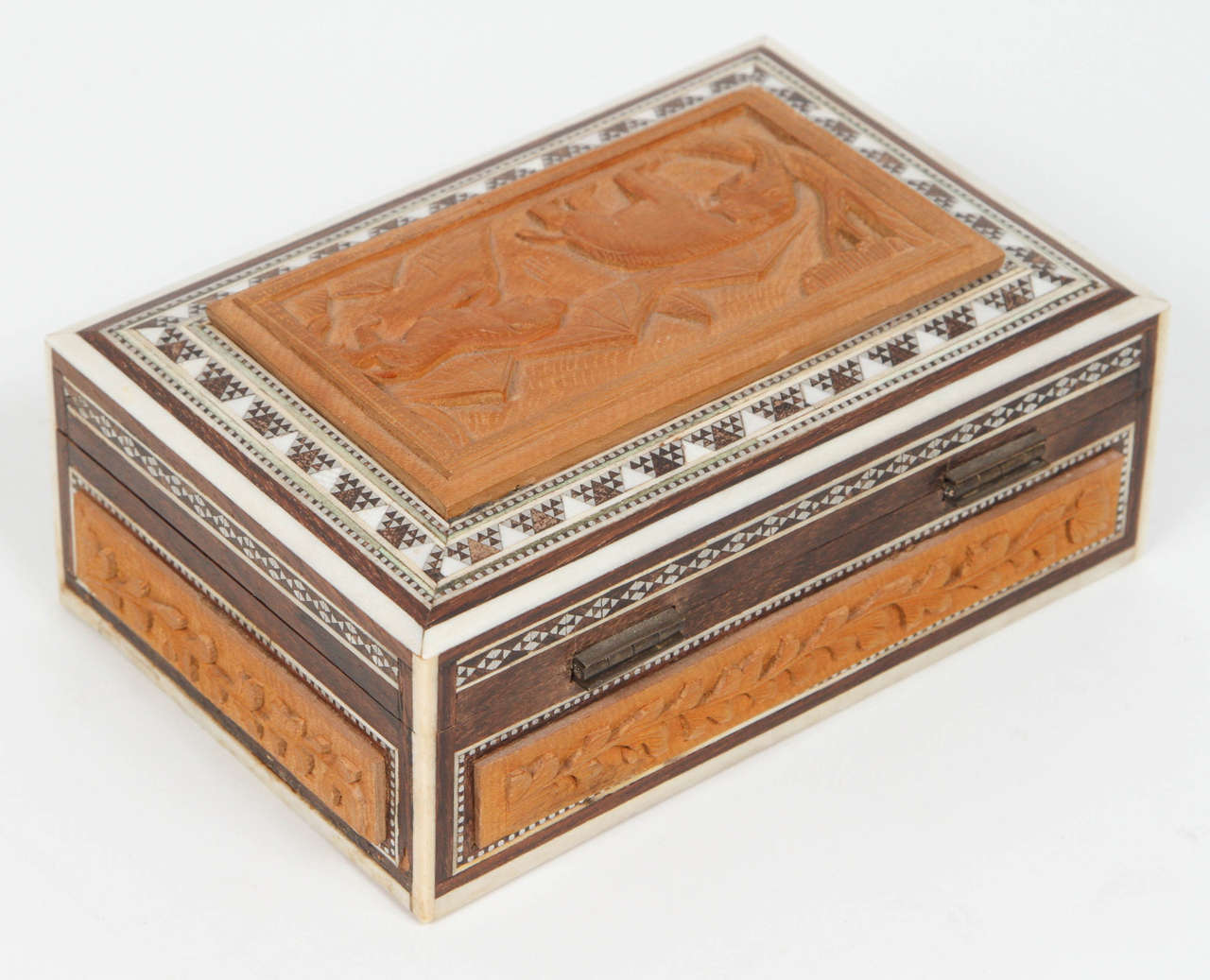 Anglo Raj Anglo-Indian Vizagapatam Jewelry Inlaid Sadeli Mughal Style Box