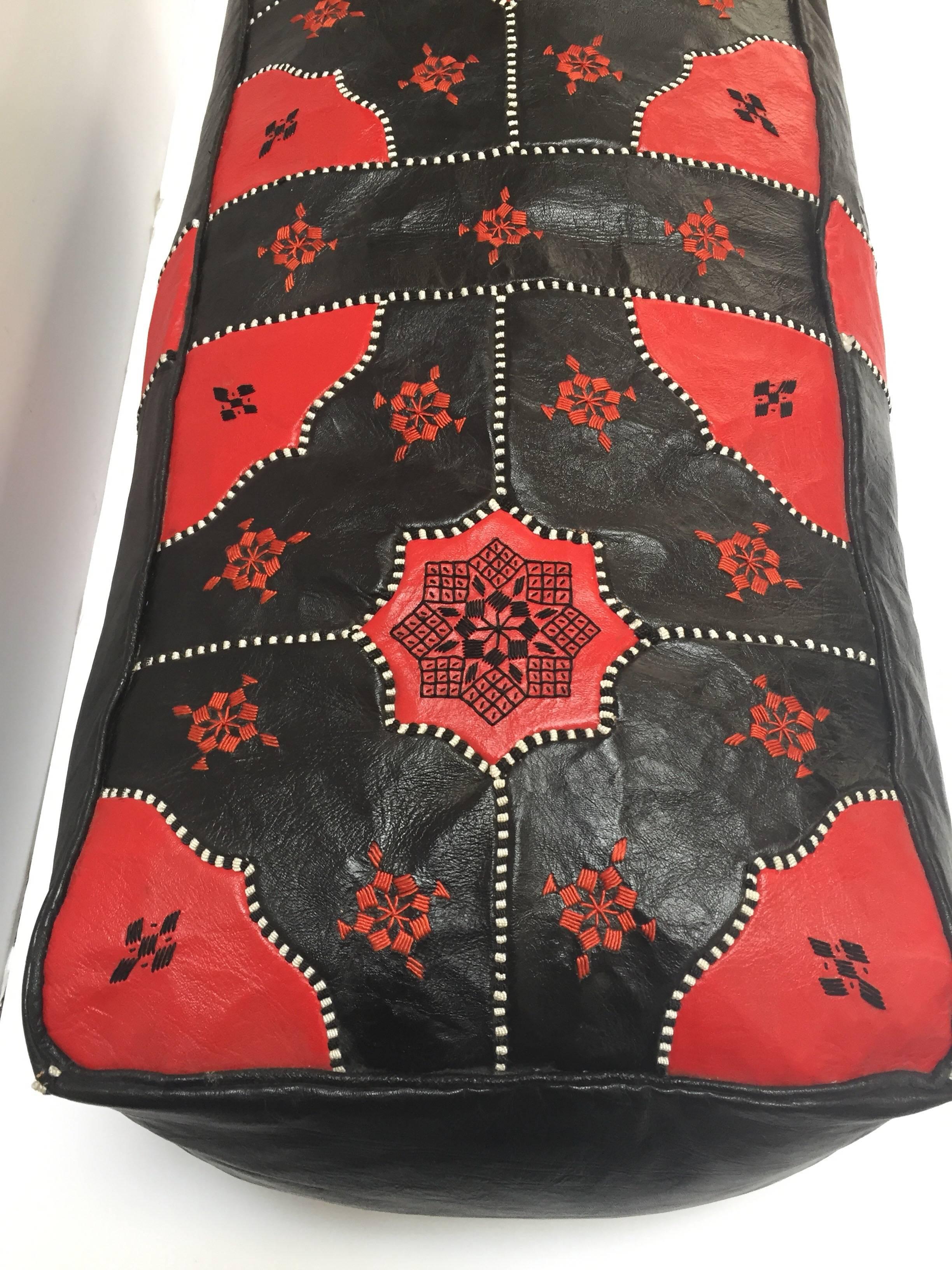 Vintage Moroccan Leather Rectangular Pouf in Red and Black For Sale 1