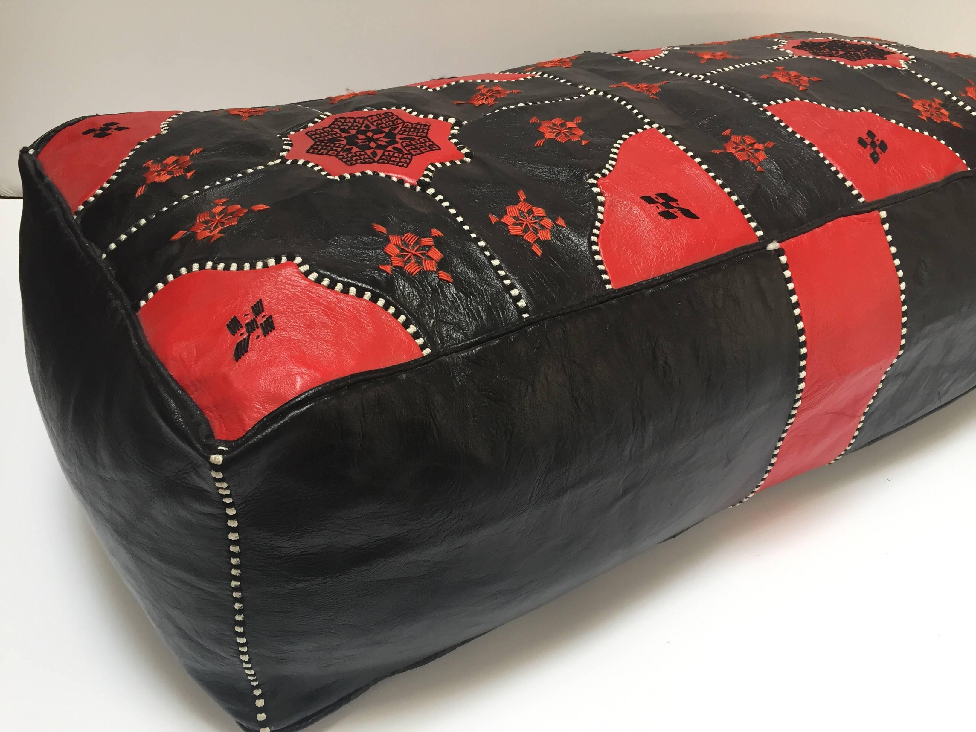Vintage Moroccan Leather Rectangular Pouf in Red and Black For Sale 2