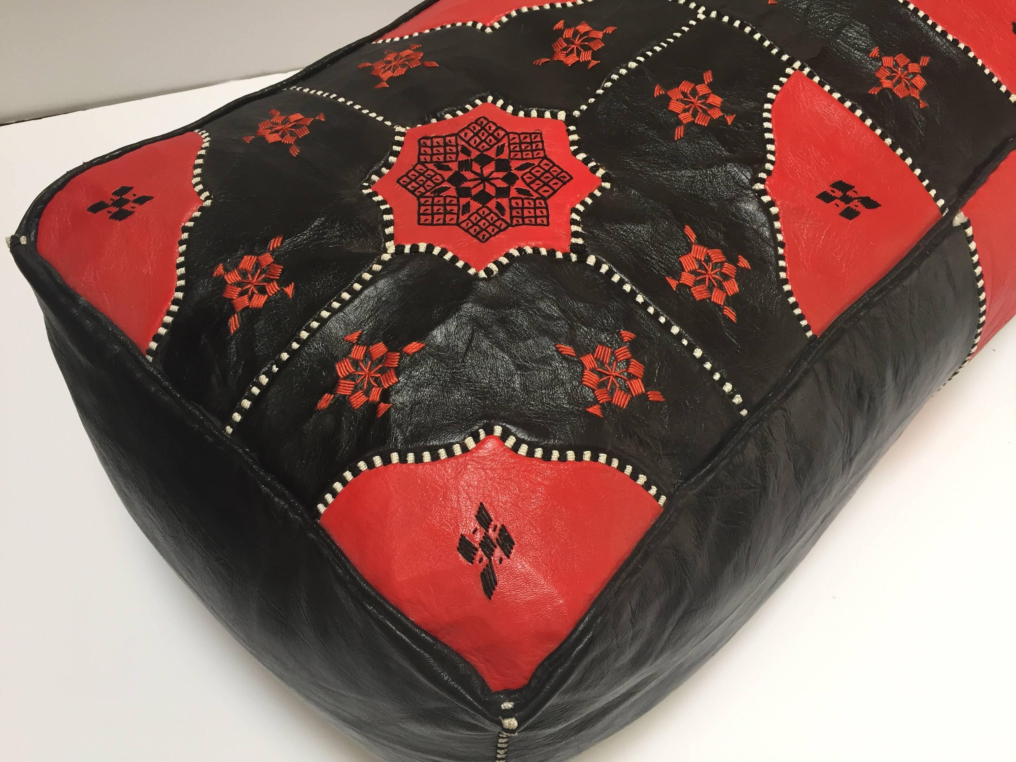 Vintage Moroccan Leather Rectangular Pouf in Red and Black For Sale 3