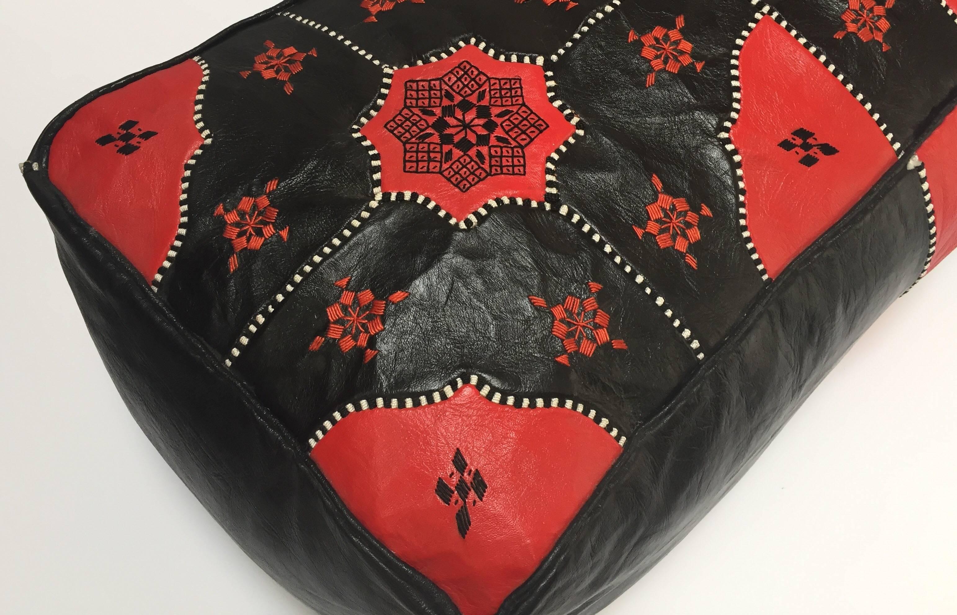 Vintage Moroccan Leather Rectangular Pouf in Red and Black For Sale 4