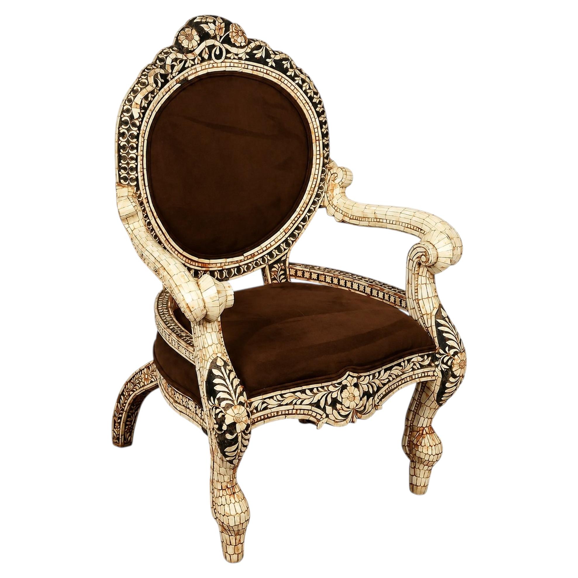 Fauteuil anglo-indien à incrustations d'os, bois sculpté à la main, années 1930, Inde