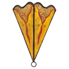 Vintage marokkanische Berber-Wandleuchte in Fächerform aus handbemaltem Leder und Eisen, 1980