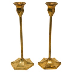 Pareja de candelabros de latón sueco vintage pulido