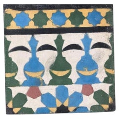 Bordure en carreaux de ciment à l'encaustique marocain avec motif de fez mauresque