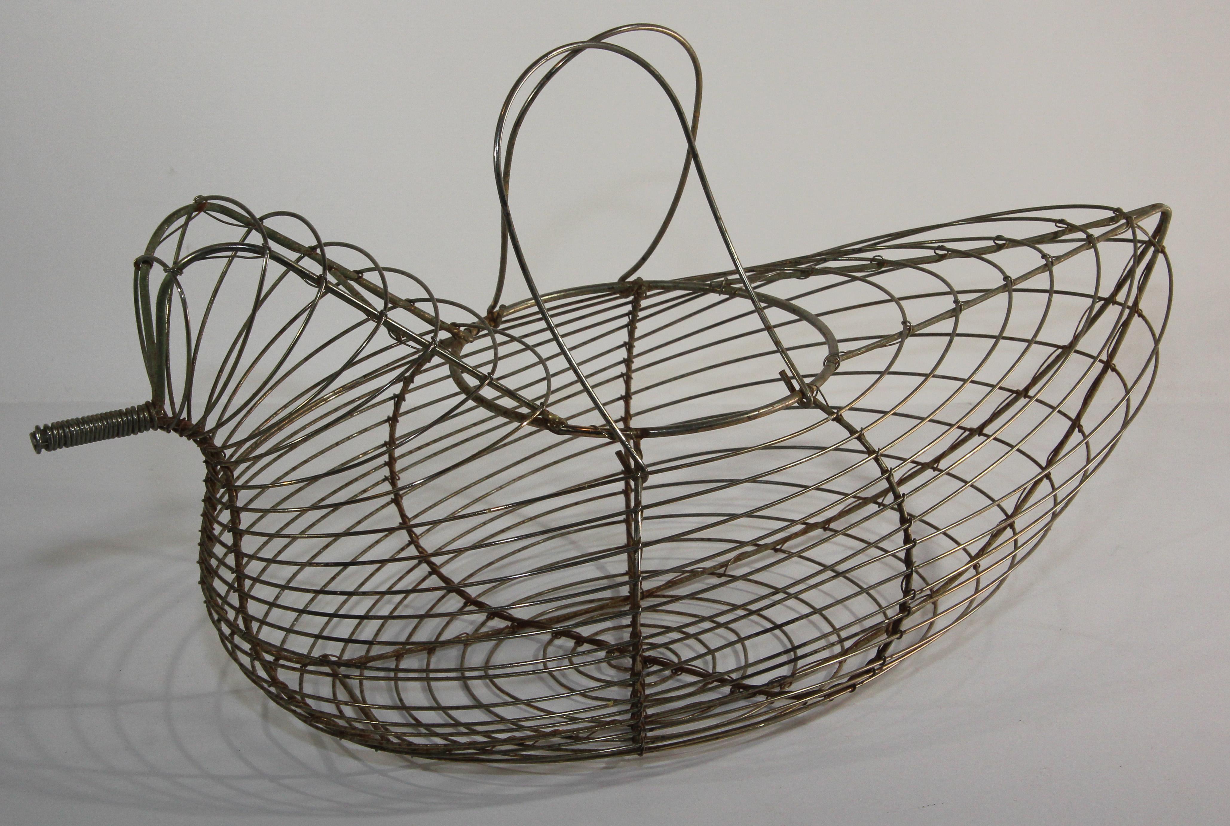 Vintage French Wire Hen Shaped Egg Basket In Fair Condition For Sale In North Hollywood, CA