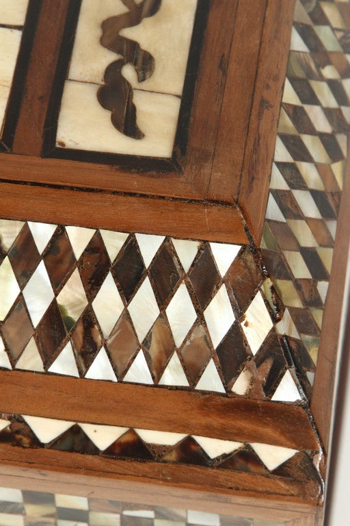 Large Ottoman Mother of Pearl Rosewood, Tortoise Inlaid Jewelry Box In Good Condition In North Hollywood, CA