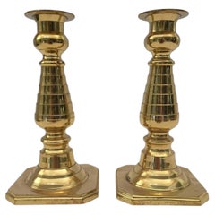 Paire de chandeliers victoriens en laiton poli
