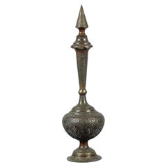 Urna decorativa indo-persa de cobre