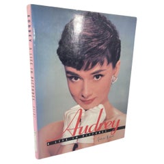 Audrey: una vita in immagini Libro con copertina rigida di Carol Krenz 1997