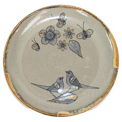 Plato de Tonala Folk Art Pottery Pintado a Mano con Pájaros, México, circa 1960's