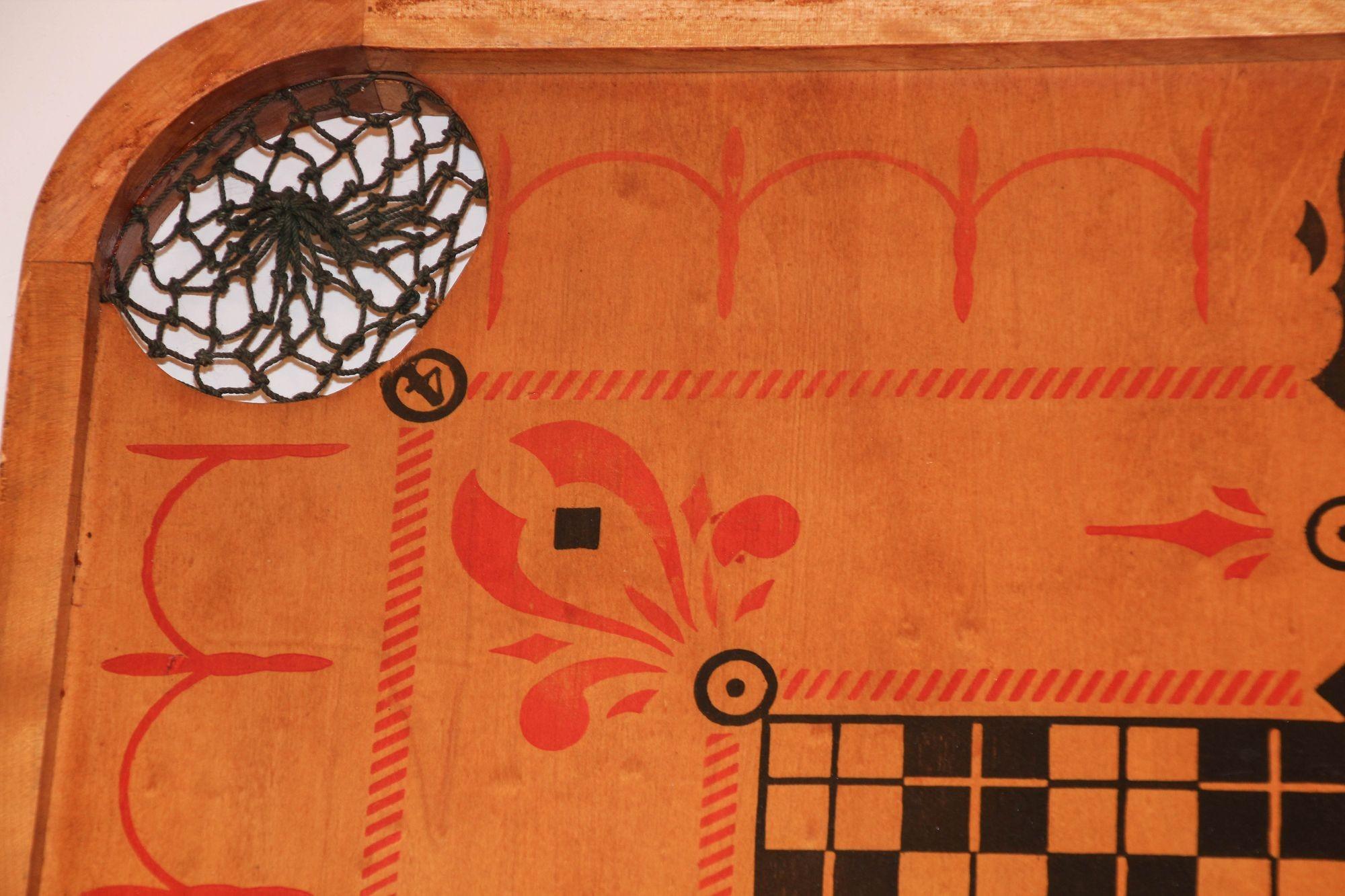 Antikes Carromes großes Holz-Spielbrett, doppelseitig, Nr. 1 Archarena-Stil 'E' im Angebot 9