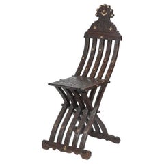 Chaise pliante syrienne de style mauresque du XIXe siècle, en bois sculpté, avec incrustations de nacre