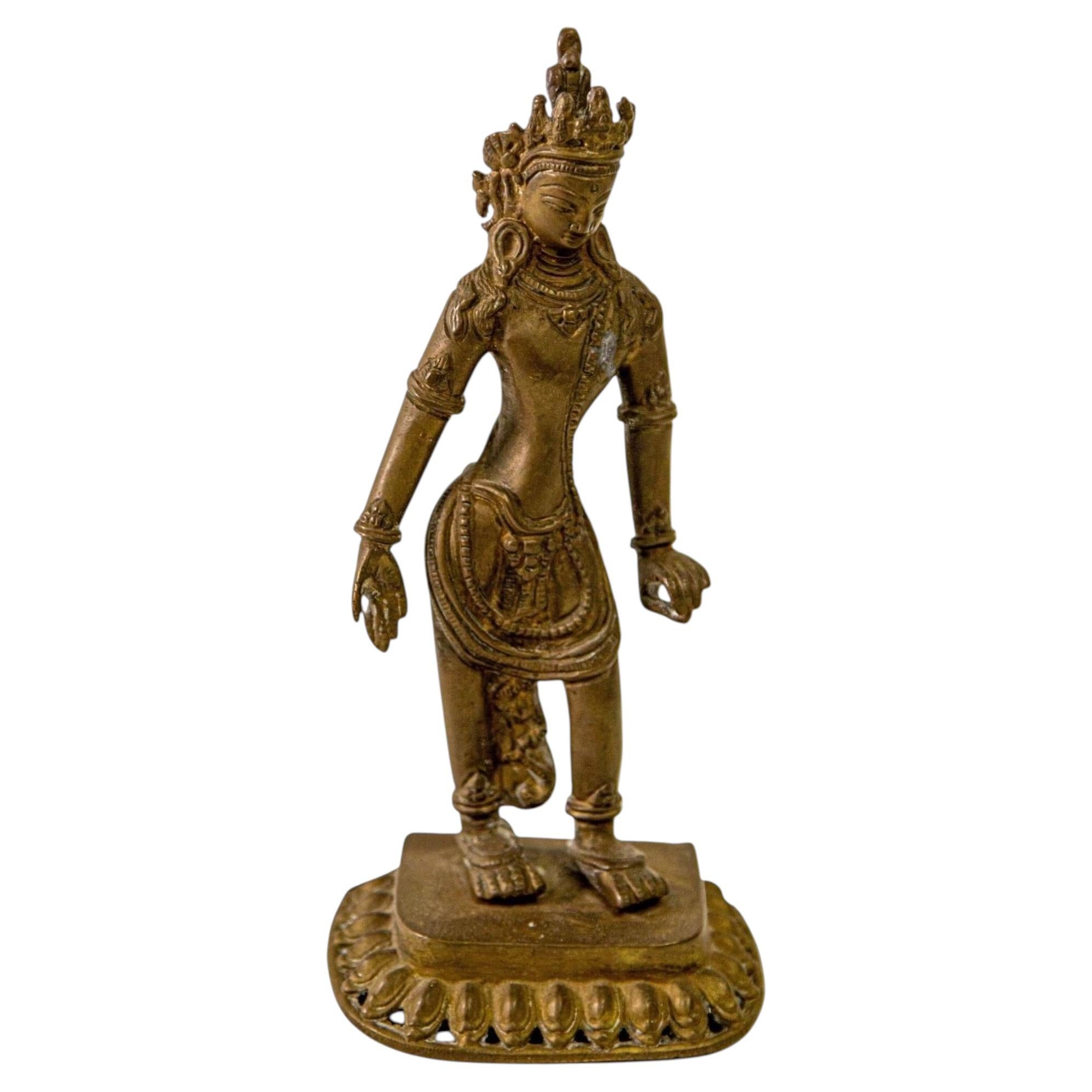 Deidad Budista Tibetana Avalokiteshvara Bodhisattva Escultura de Bronce Fundido en venta
