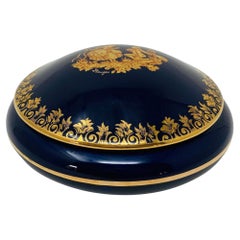 Scatola rotonda per gingilli in oro 22 carati Royal Limoges Castel France in blu cobalto