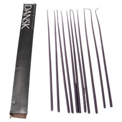 Vintage DANSK 16" Lila Tiny Taper Kerzen-Set von 11 in Box, Vintage DANSK