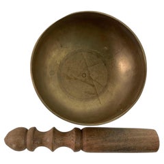 Bol martelé asiatique vintage en bronze chantant