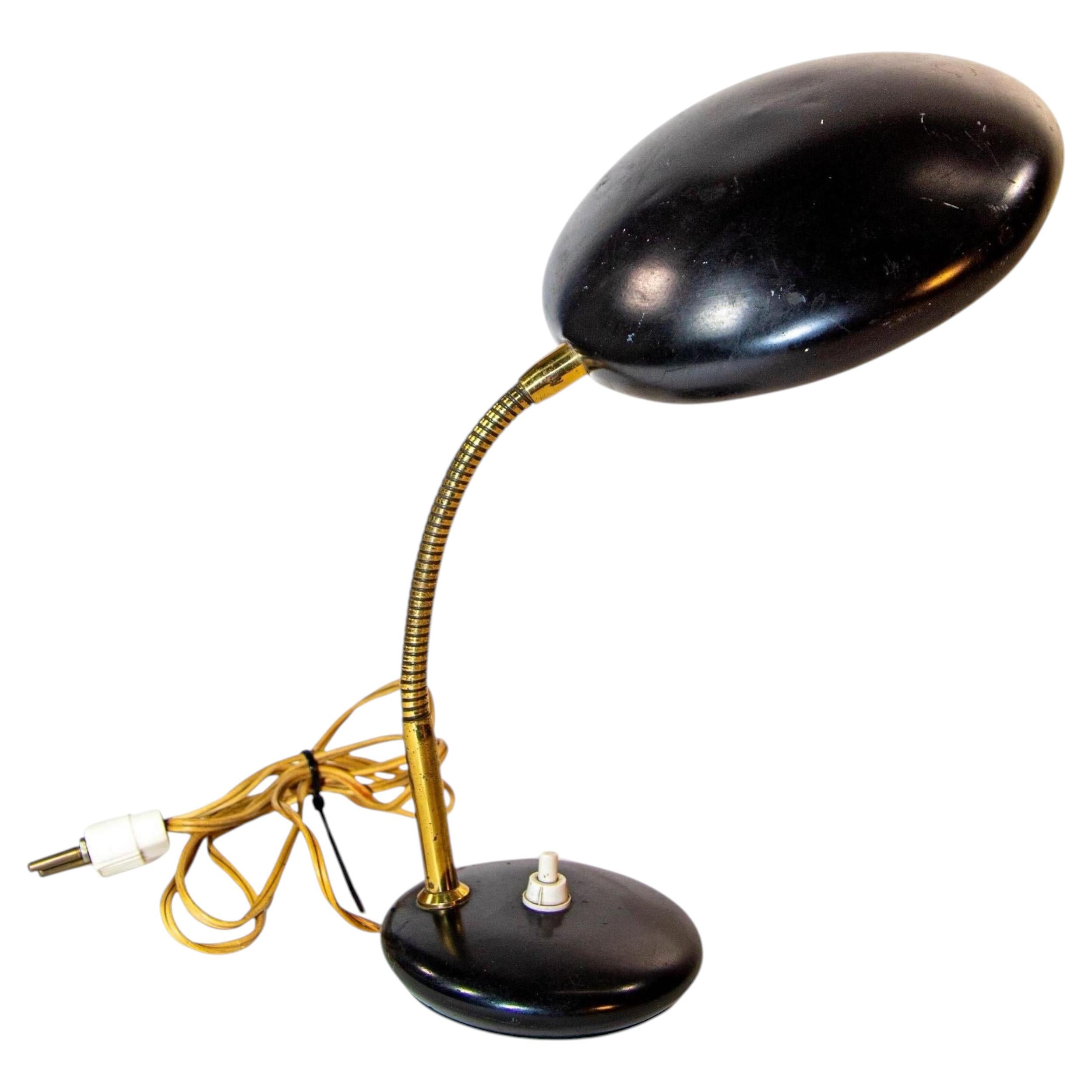 Vintage Italian Tole et Brass Lamp de bureau 1960s Bauhaus