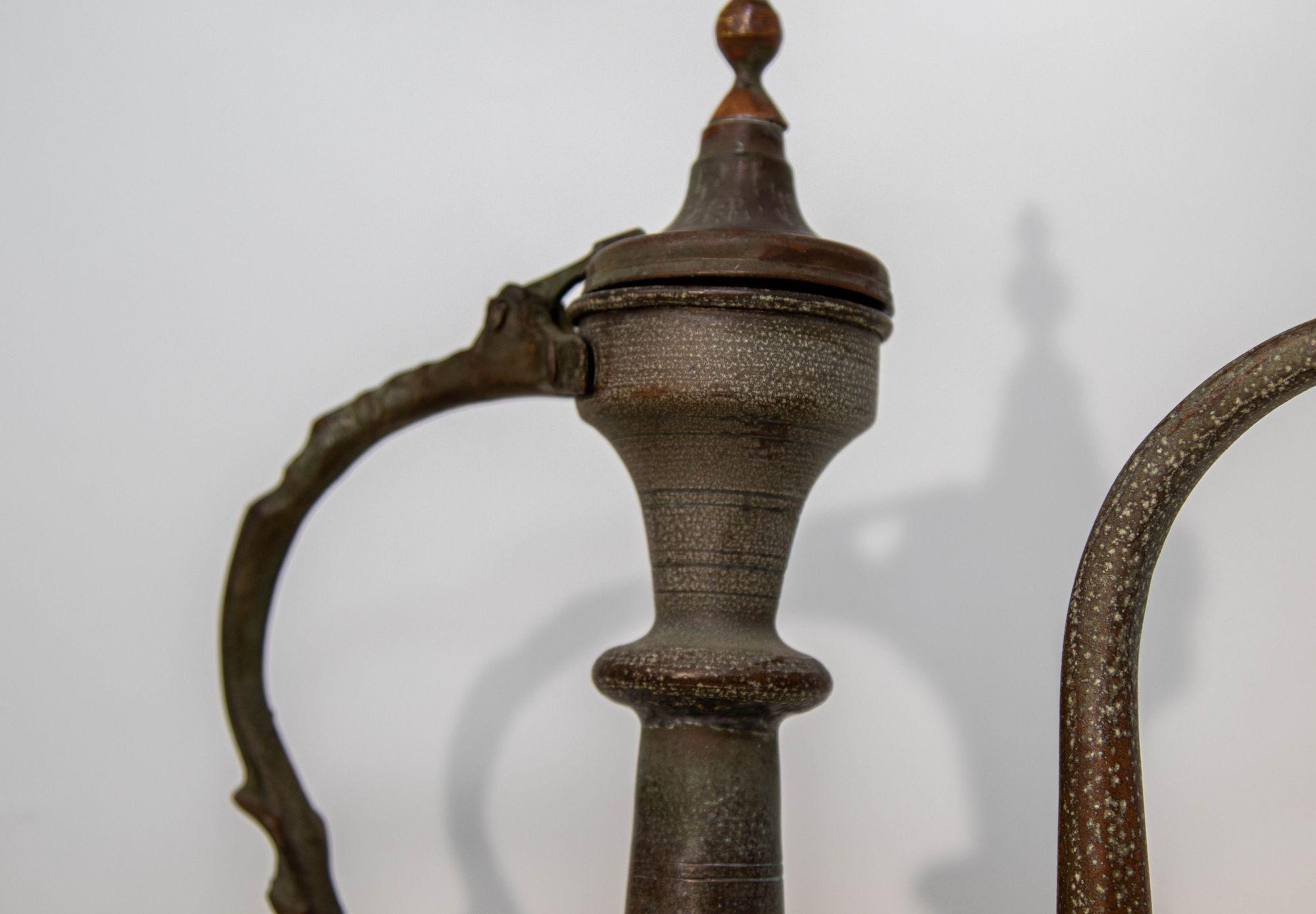 Antike islamische Qajar-Persische Kupferkanne aus dem Nahen Osten des 19. Jahrhunderts, antik im Angebot 10