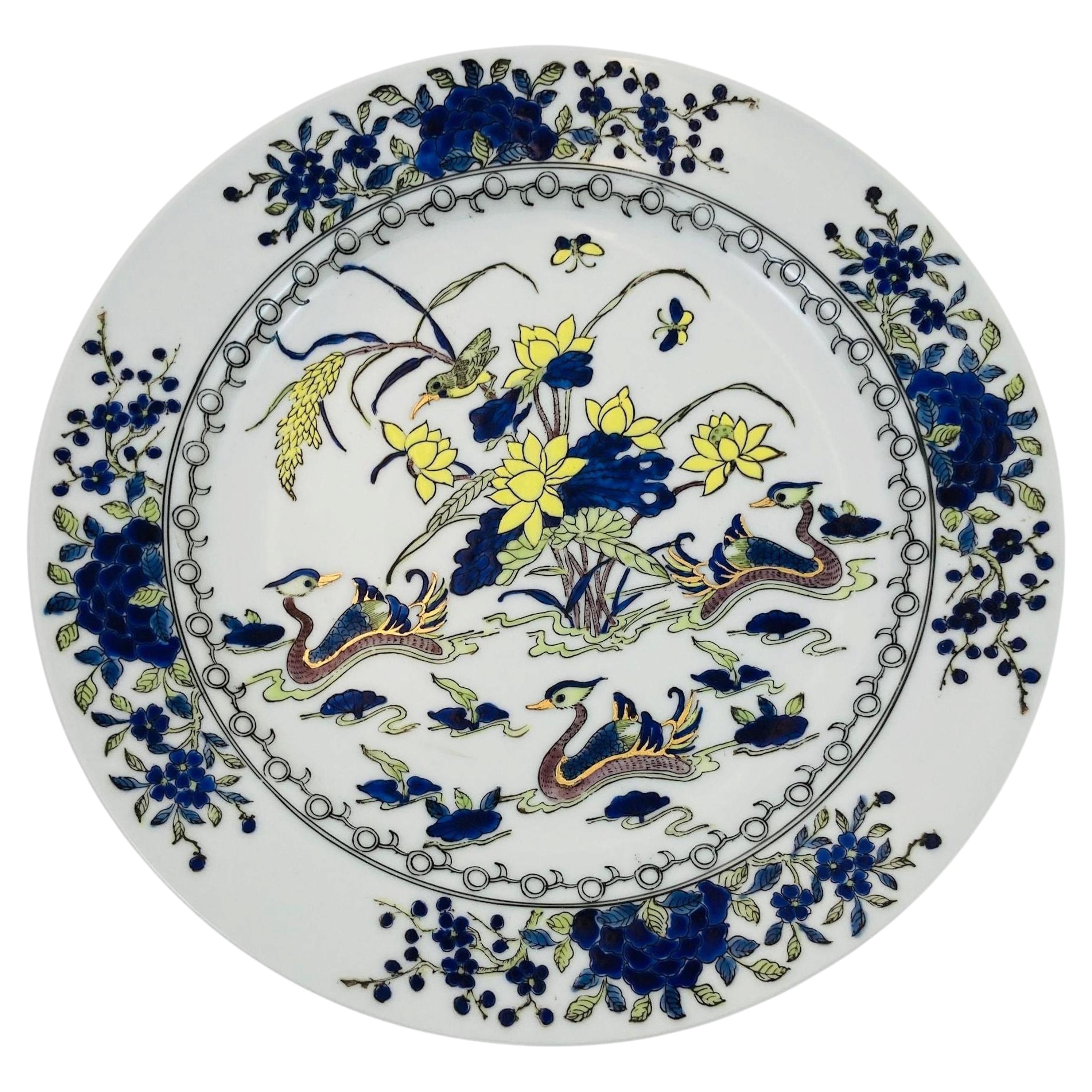Assiette de cabinet chinoise Famille Verte en porcelaine à motif de canard mandarin rare